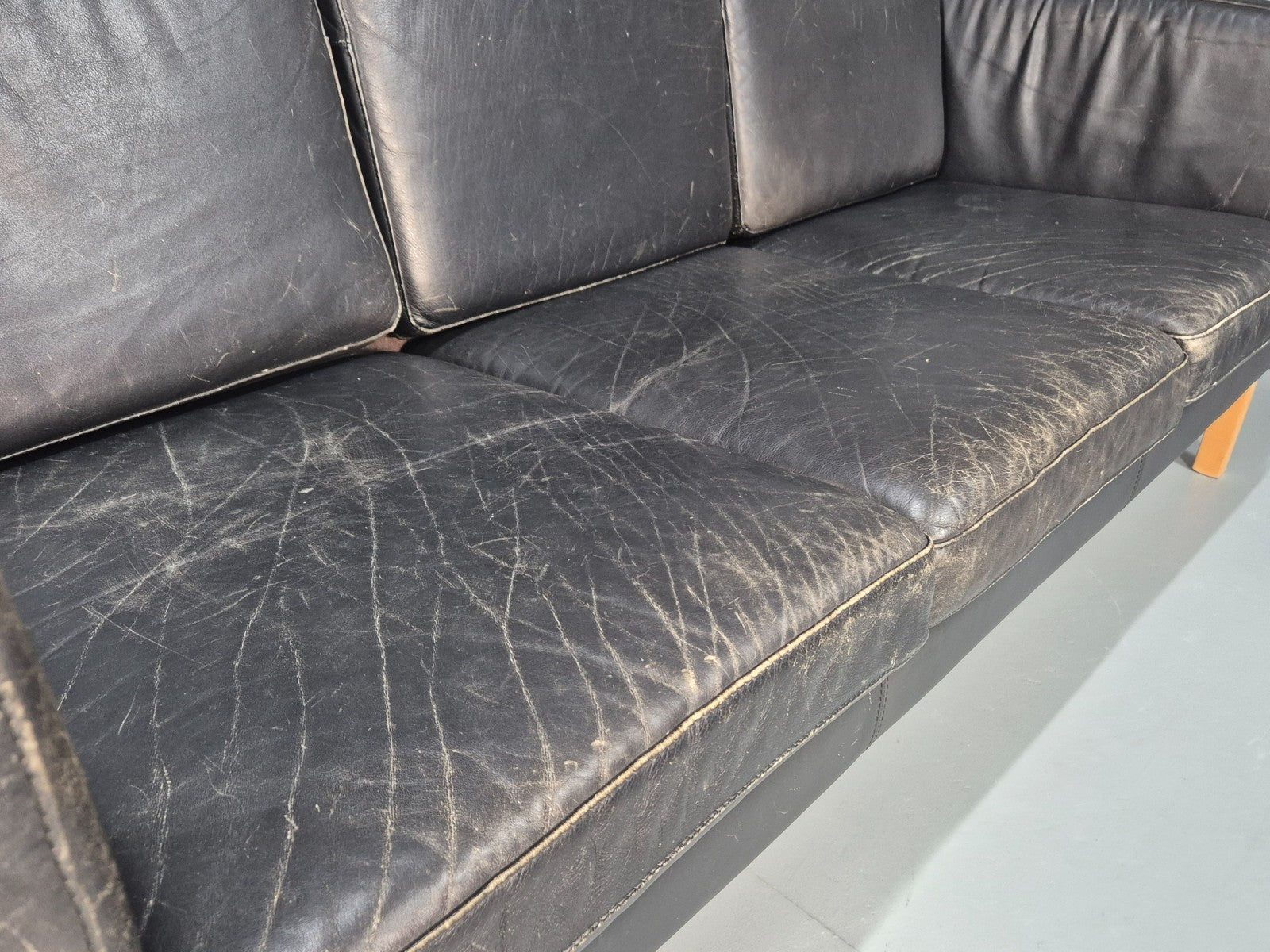 Vintage 3 Seat Sofa Danish Black Leather Mid Century Retro 1980s EB10073 M3SS14