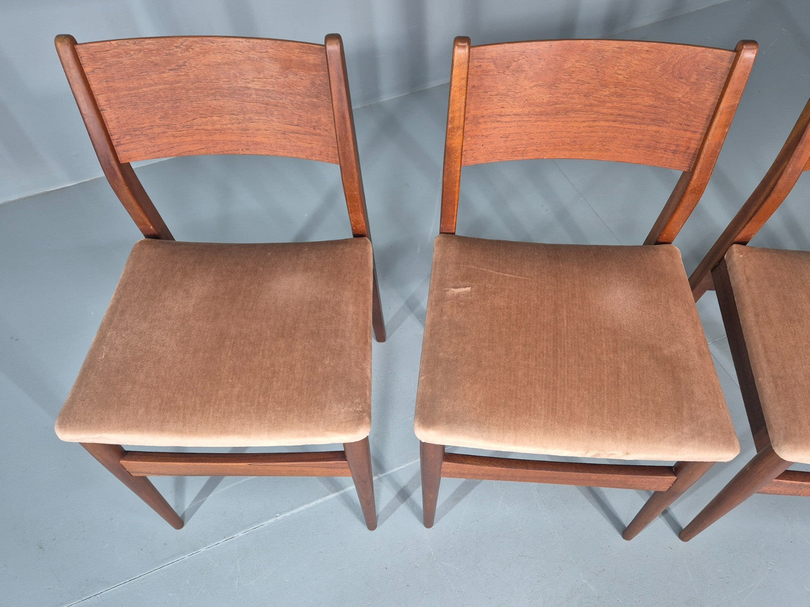 4 Vintage Teak Dining Chairs 1960s Retro Pinky Brown Velour MCM EB11605 MDIN6
