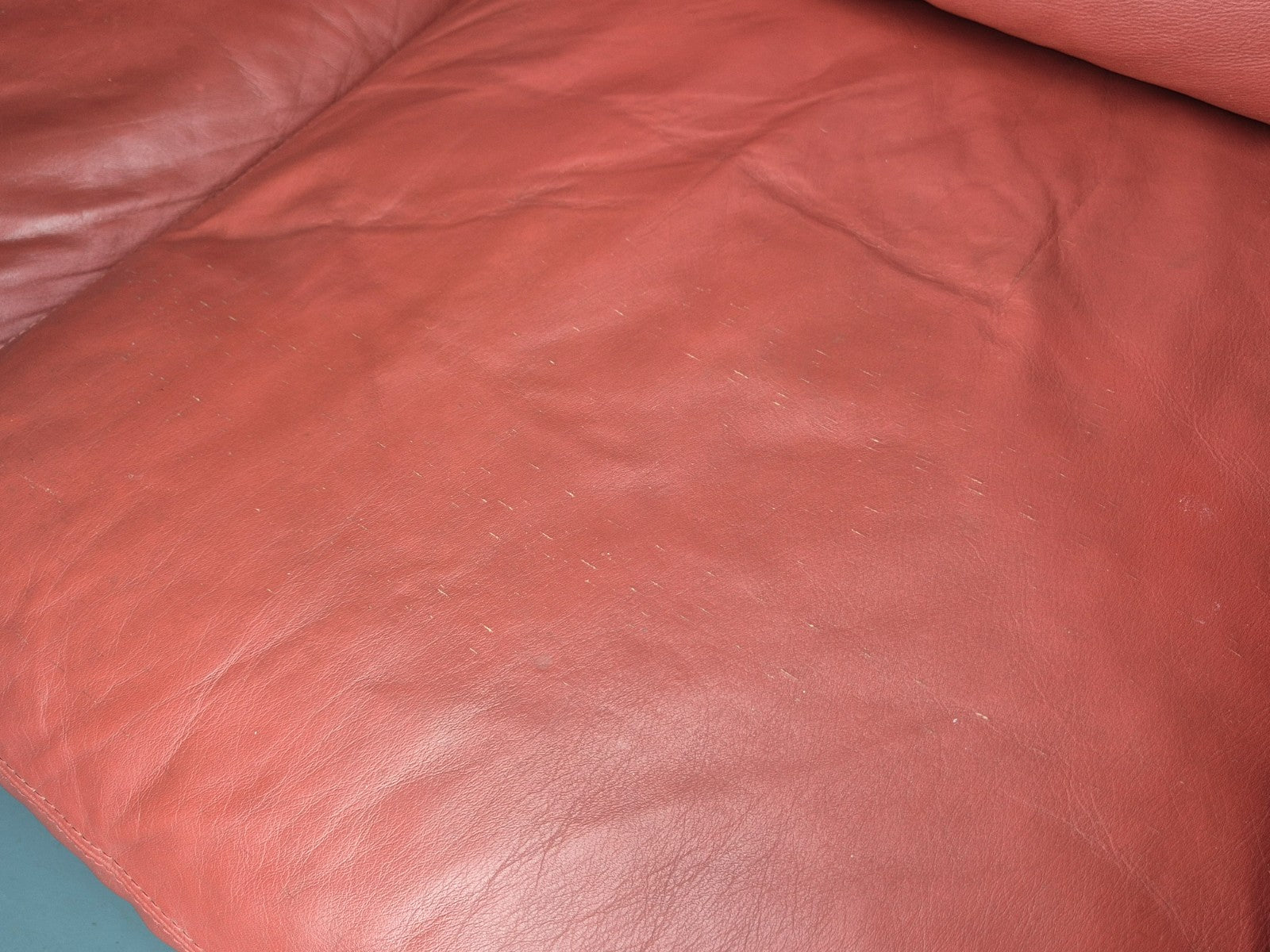 Vintage Danish 2 Seater Danish Skalma Red Leather 1980s Retro MCM EB10512 M2SS20
