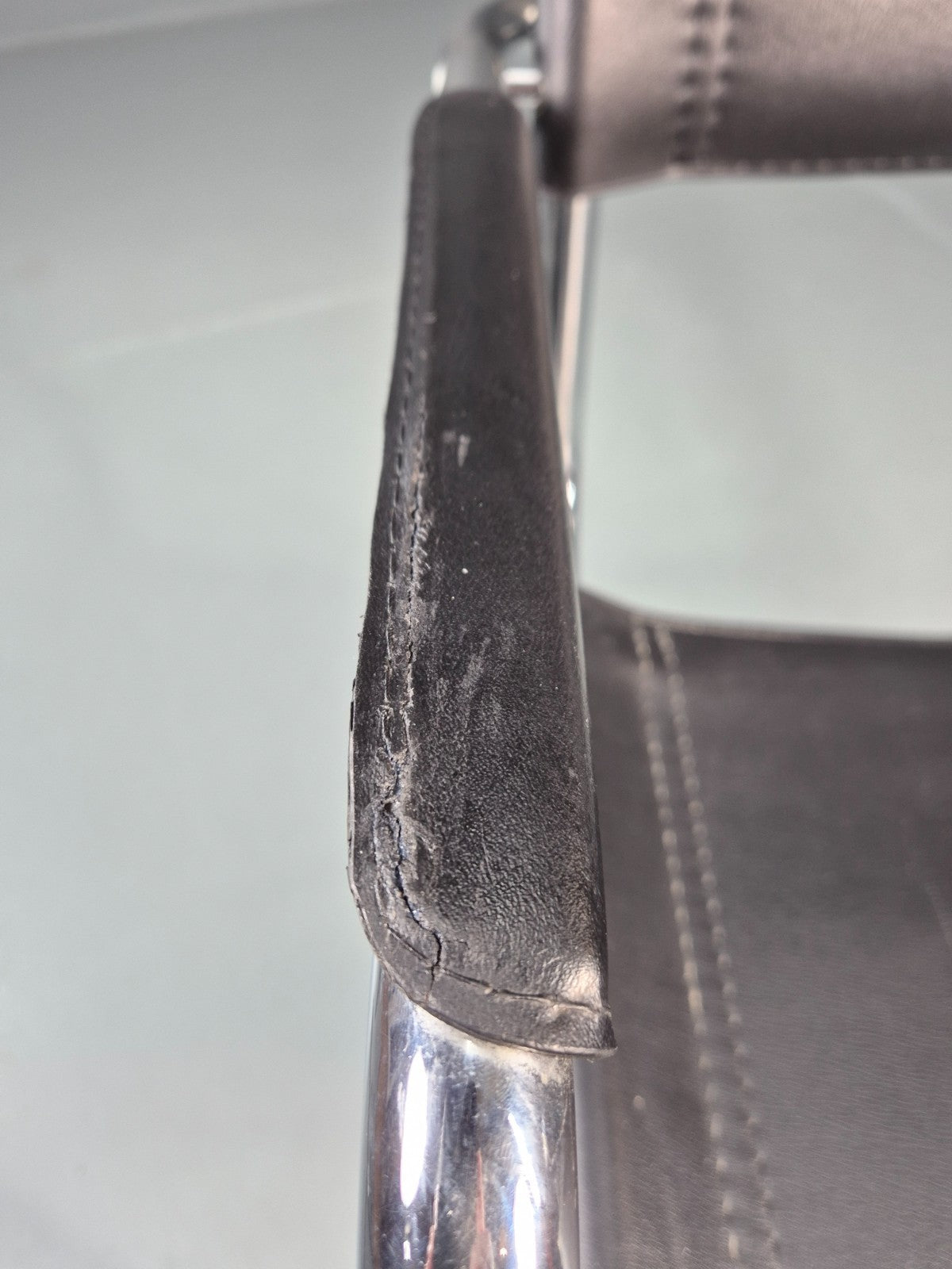 Vintage Leather and Chrome MG5 Bauhaus Style Elbow Chair 1980s EB11216 MNOR7