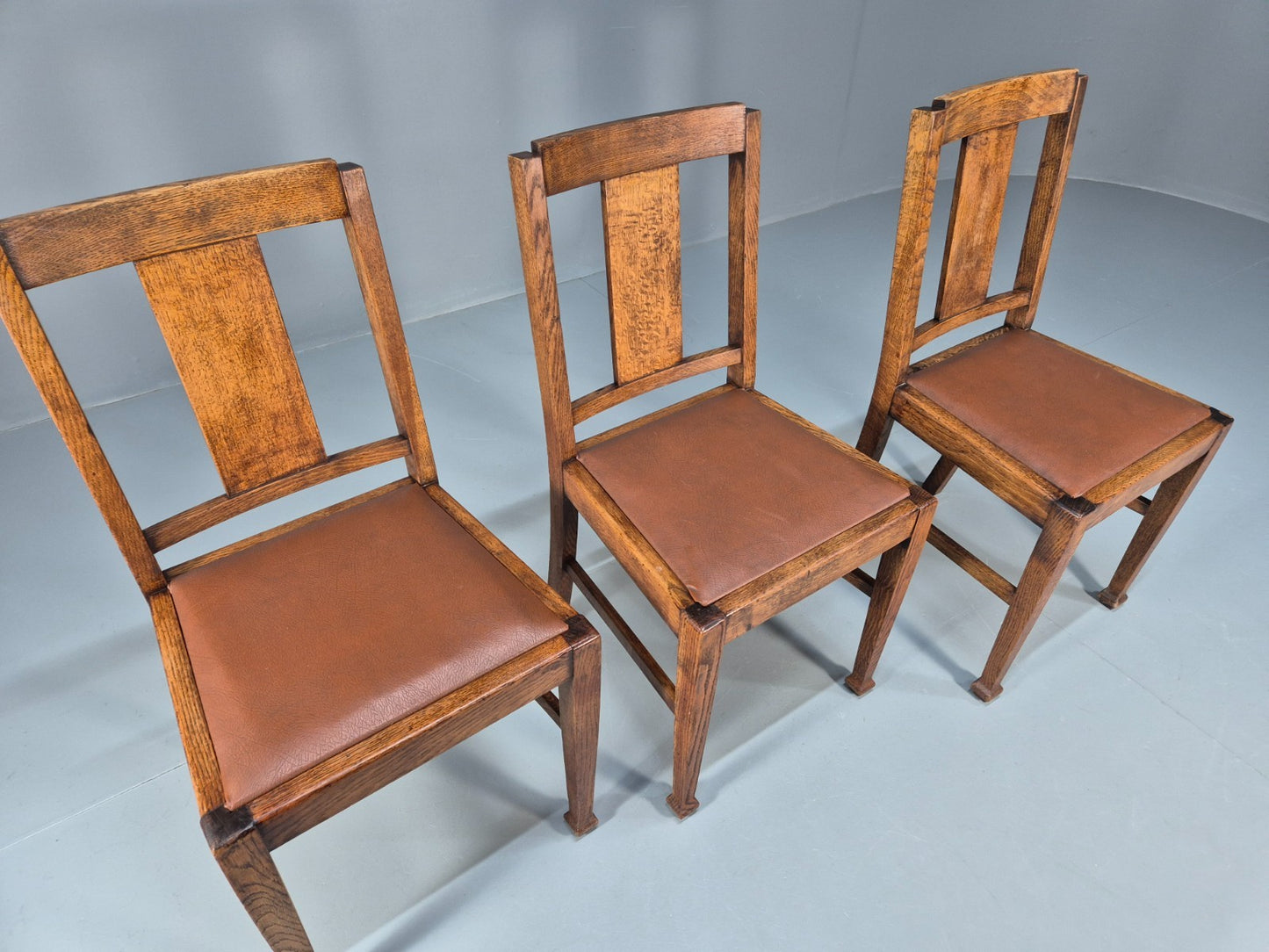 3 Arts and Crafts Heals style Oak Dining Chairs 1920s EB10695 VDIN13