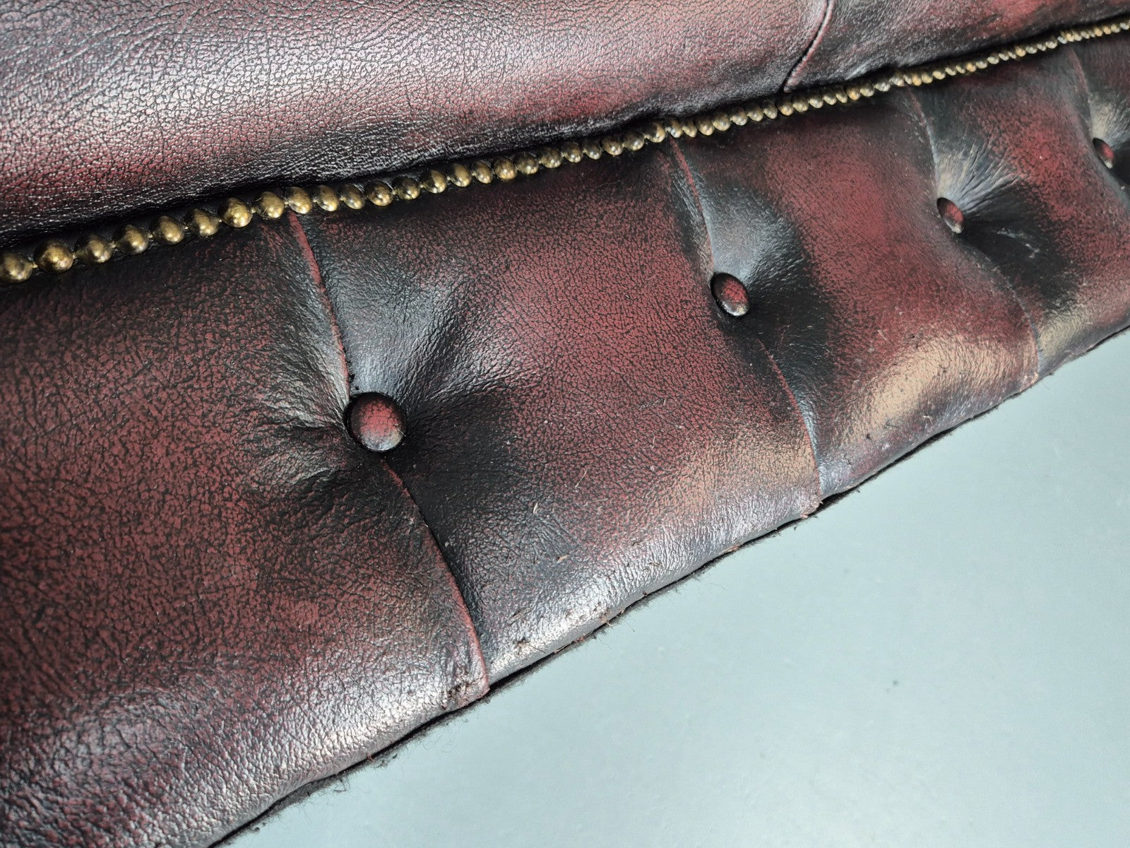 Two Seat Vintage Chesterfield Sofa Red Leather 1980s Retro EB11360 VCHE10