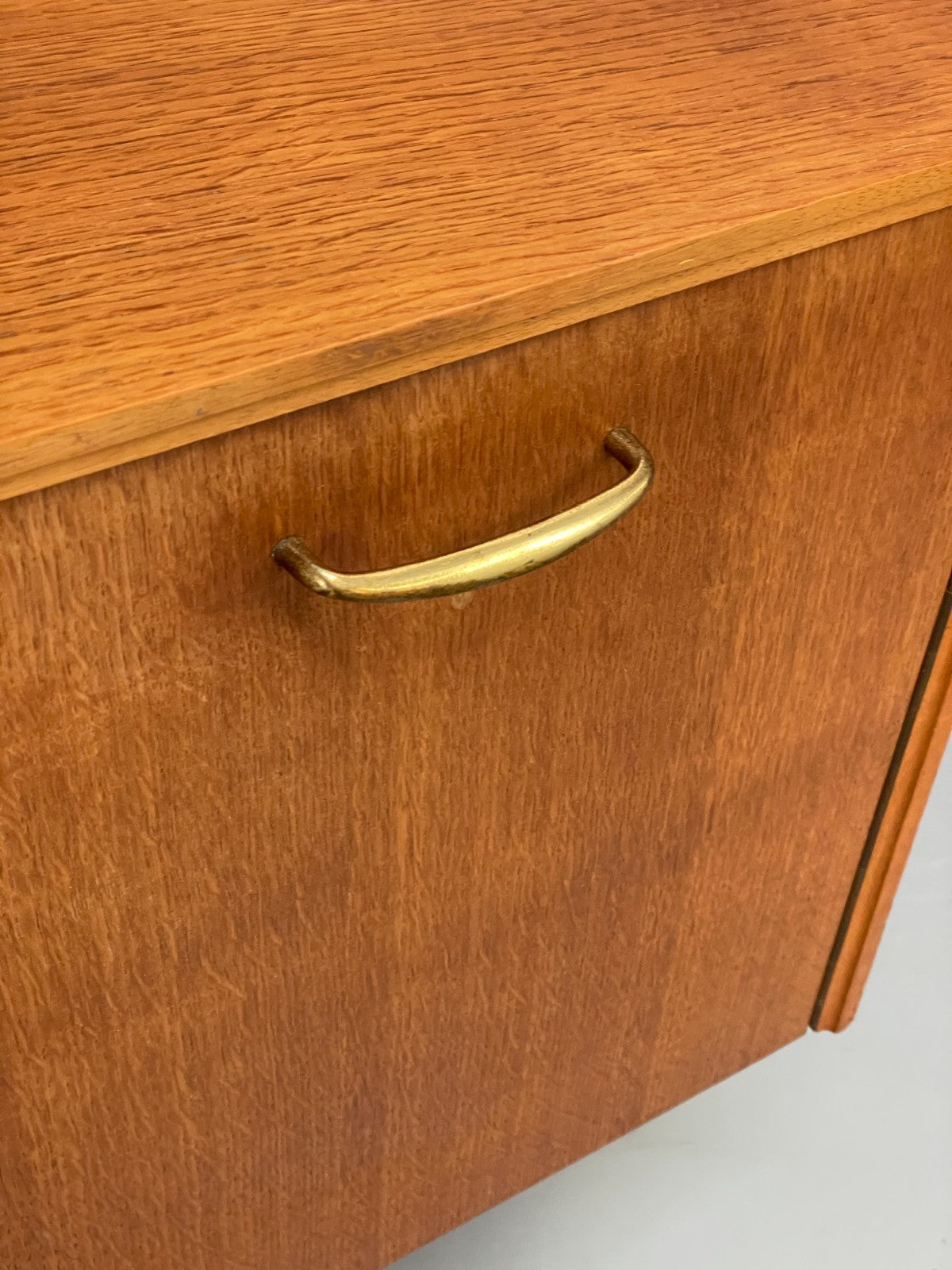 Vintage 1950s Oak Dresser Avalon Midcentury Drawers Cabinet EB11793 MWOO4