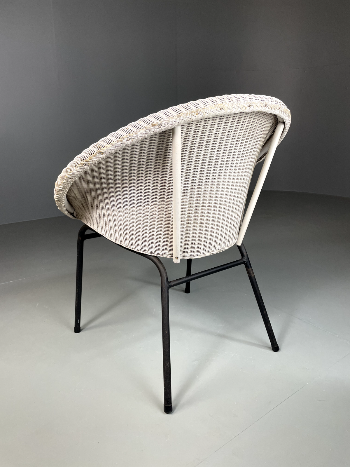 Vintage Lloyd Loom Chair White Circular Retro MCM EB5270 VBER5