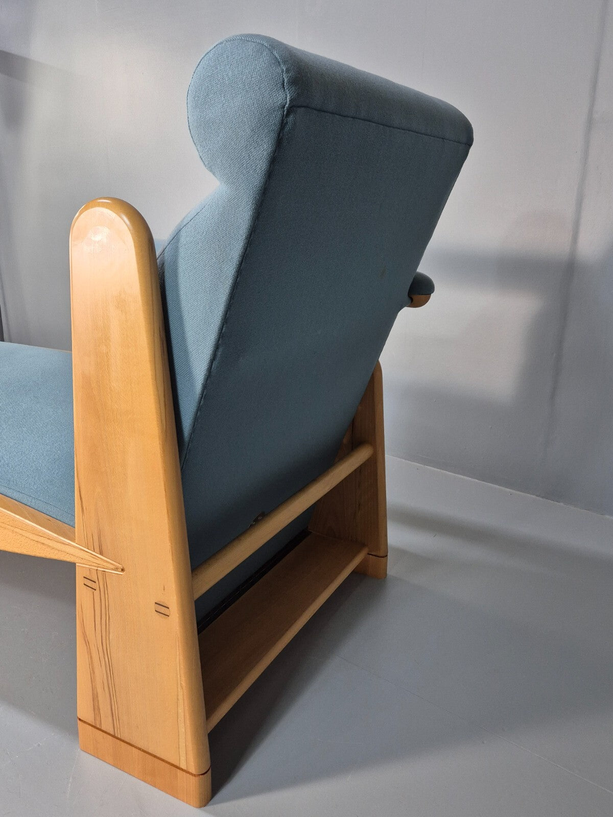 Vintage Modern Design Chaise Lounge By John Barnard in 1996 EB9675 VCHA - UKDK FURNITURE