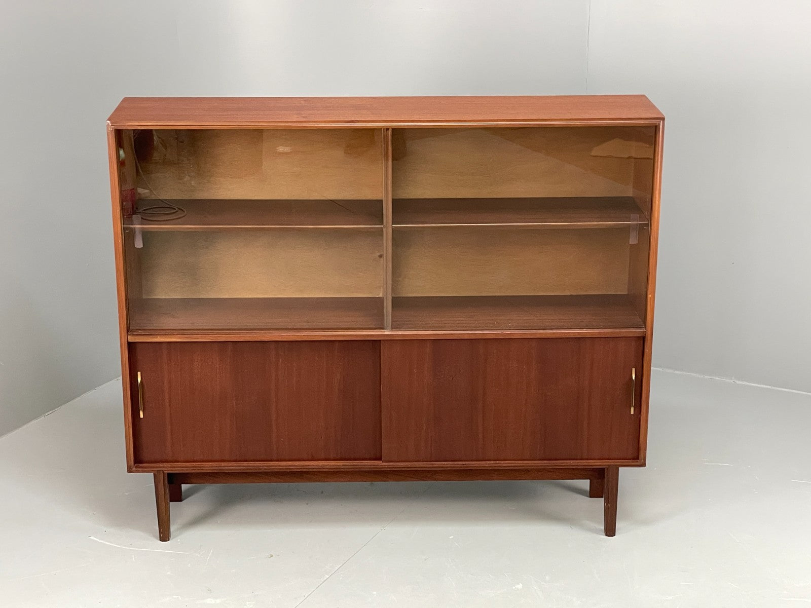 Vintage 1960s Glazed Cabinet Mid Century Beaver & Tapley Bookcase EB11536 MWOO0