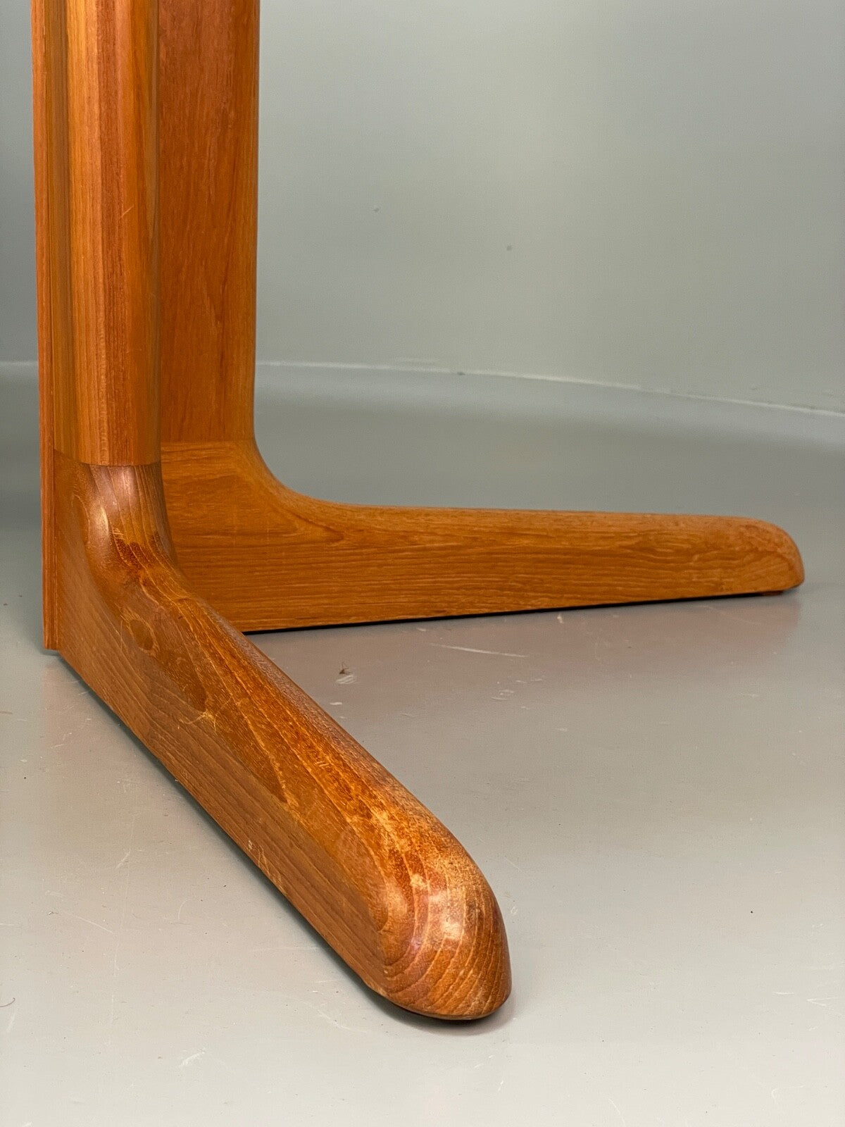Teak Extending Round Dining Table Vintage Danish Skovby Retro 1970s EB9754 MWOO - UKDK FURNITURE