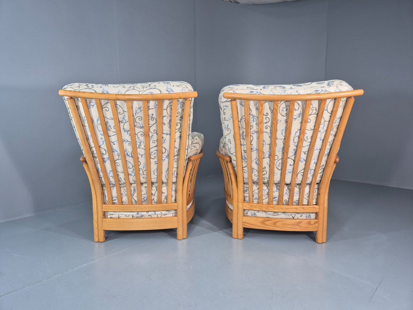 2 Ercol Renaissance Lounge Chairs Ivory Floral Upholstery 1990s EB10974 VCLO8