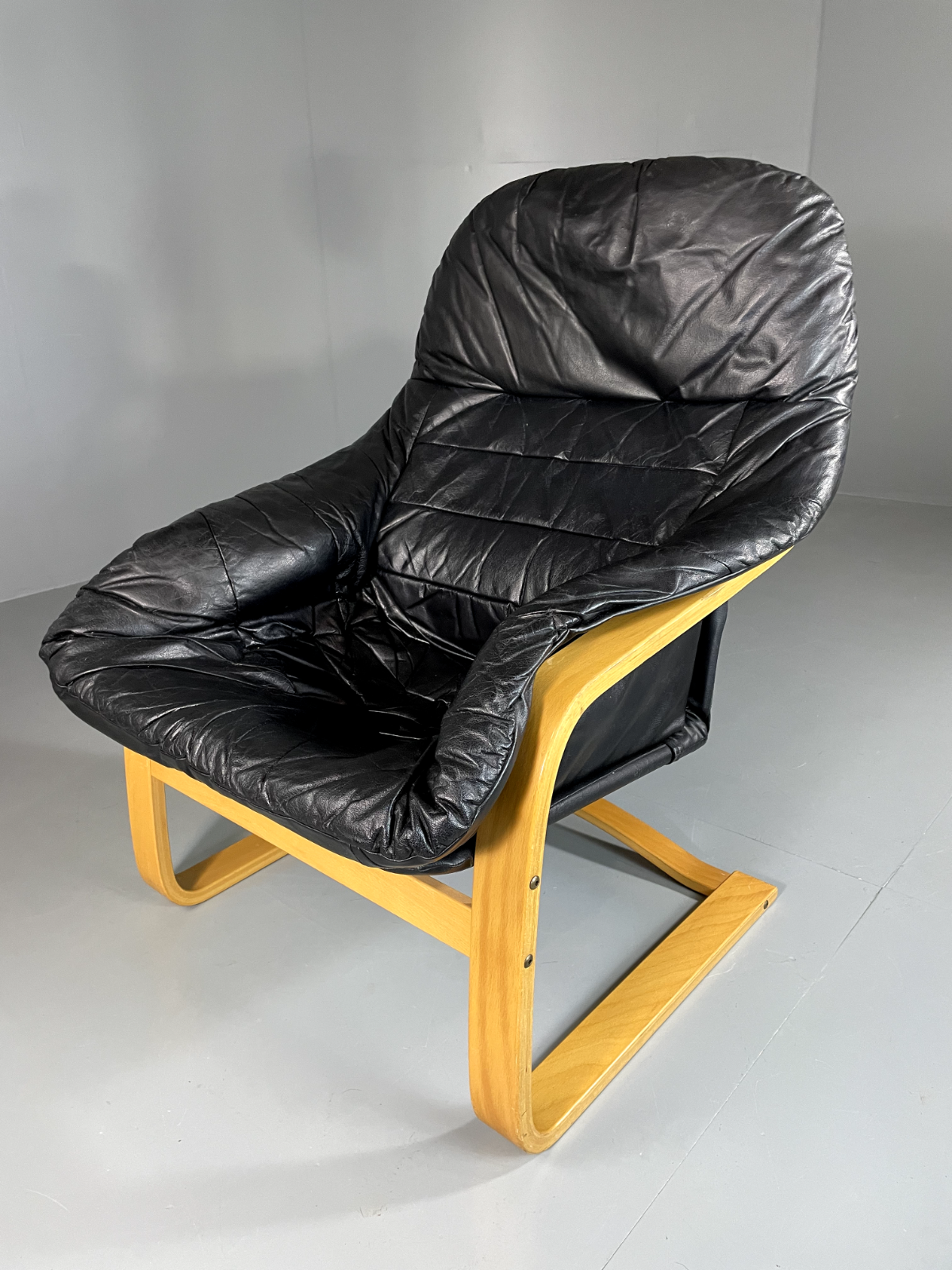 Danish Leather Bentwood Chair Vintage Vinyl Retro MCM EB5814 MBEN11