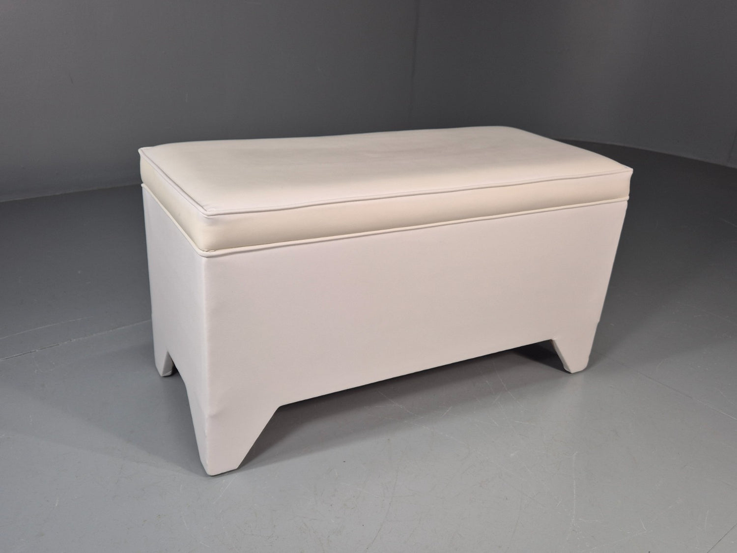 1970s Vinyl Ottoman Storage Chest White Retro Kitsch EB11572 MWOO0