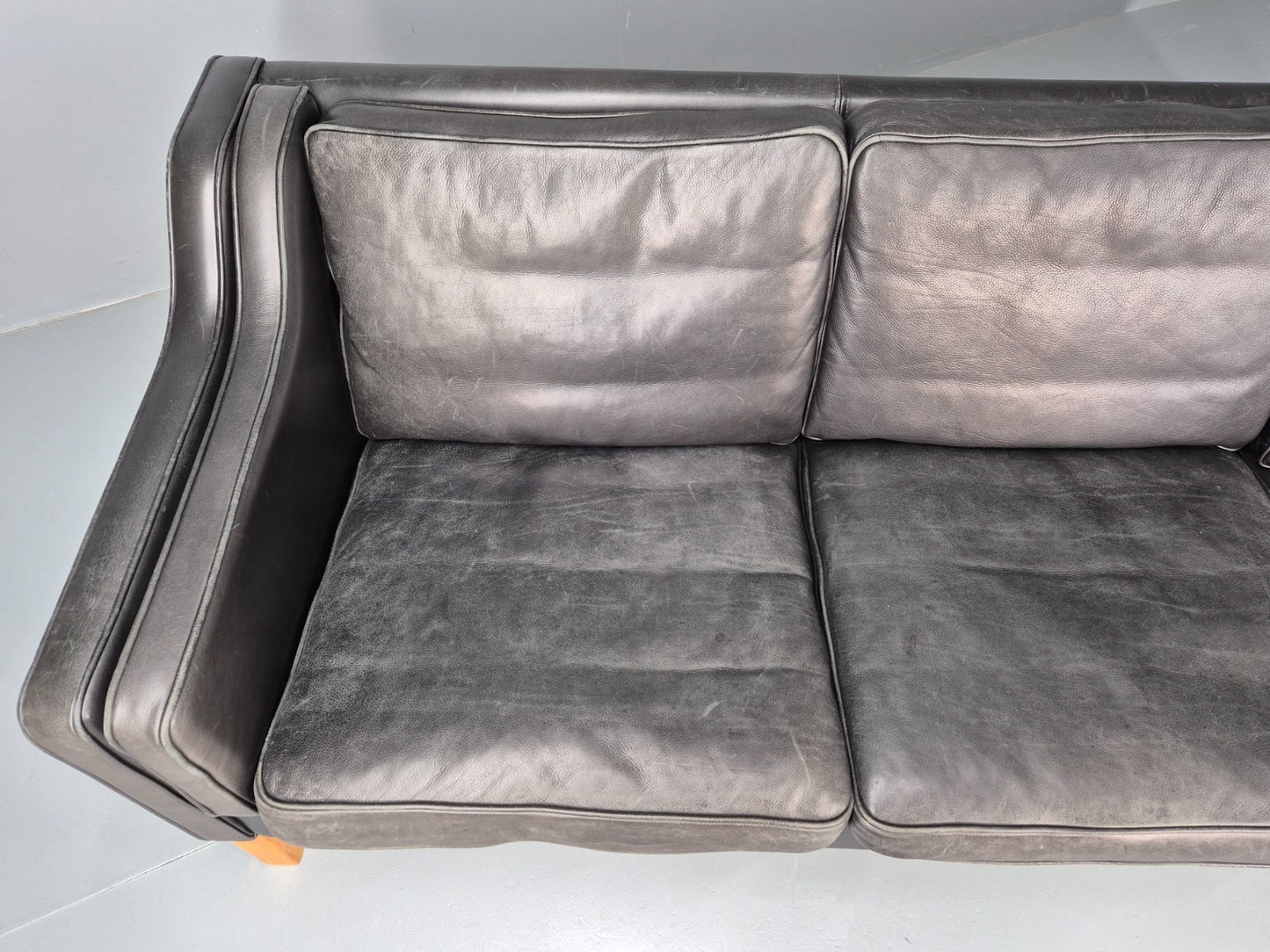 Vintage 3 Seat Sofa Black Leather Danish 1980s Retro Mid Century EB10479 M3SS7