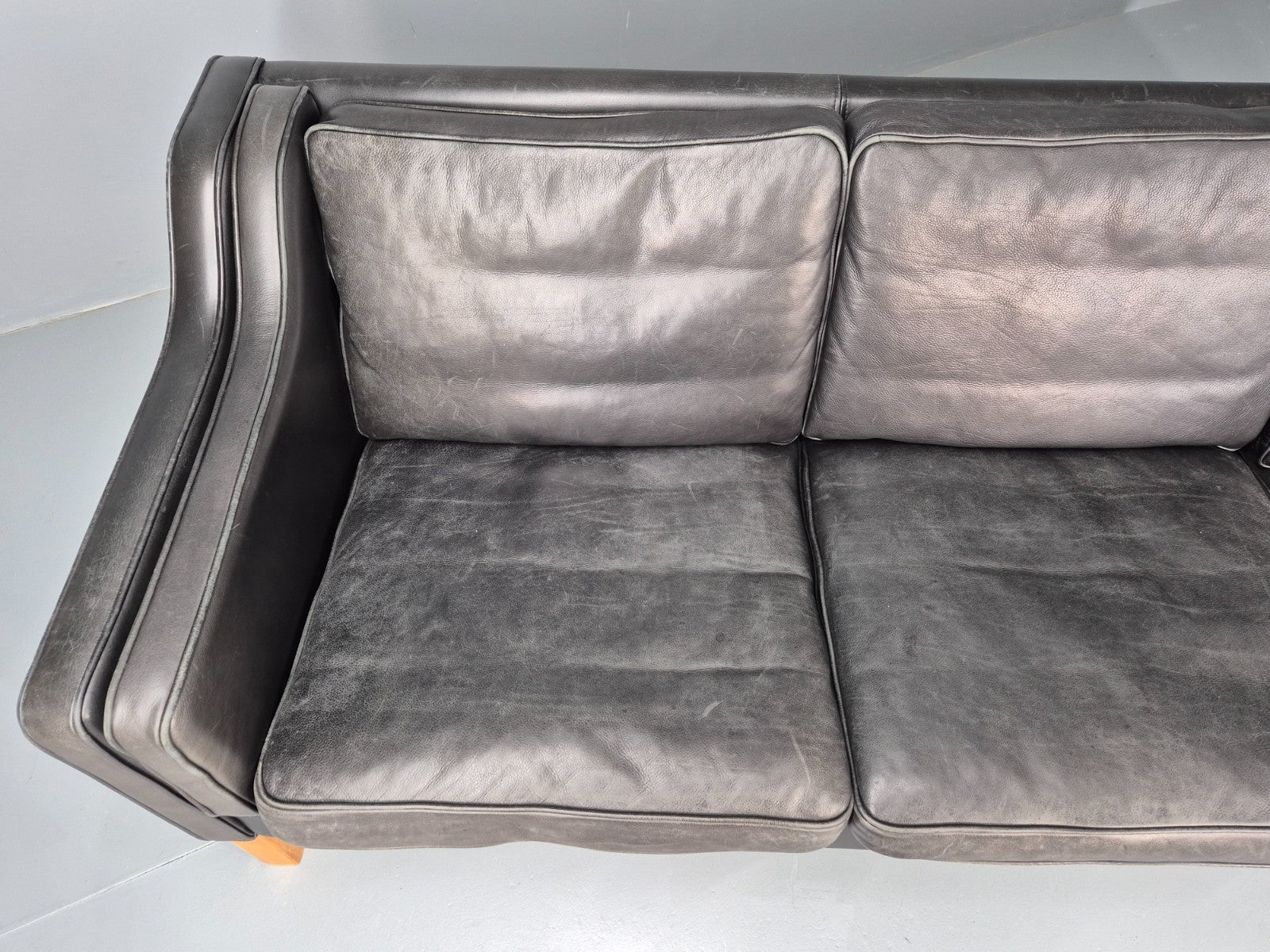 Vintage 3 Seat Sofa Black Leather Danish 1980s Retro Mid Century EB10479 M3SS7