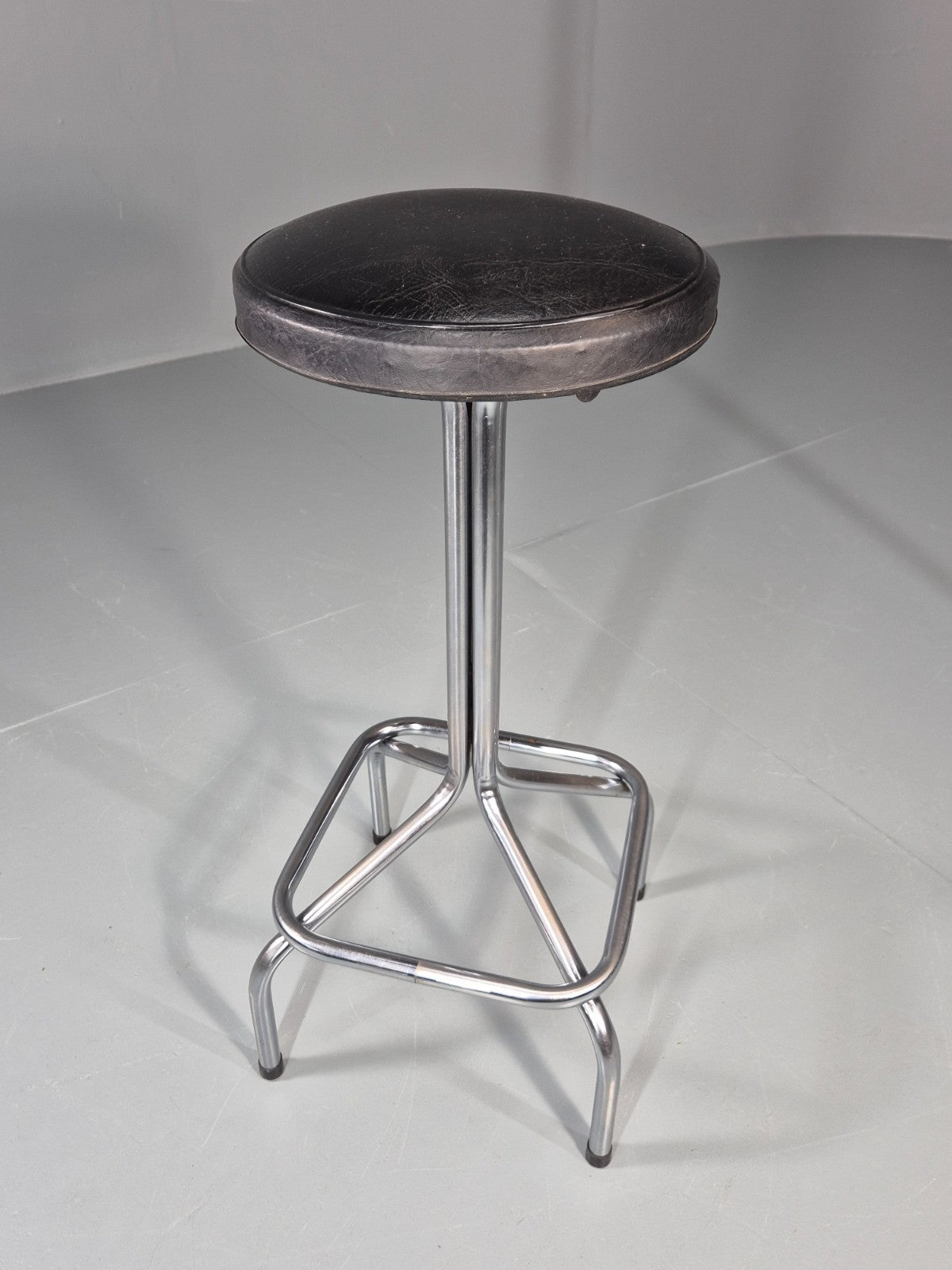 Vintage 1980s Bar Sttol Chrome and Black Vinyl Bauhaus Retro EB11275 MDIN9