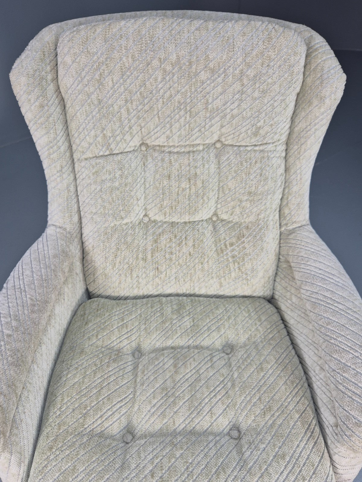 1980s Swivel Bucket Chair Mid Century Modern Rosewood Base Retro EB10649 MSWI13