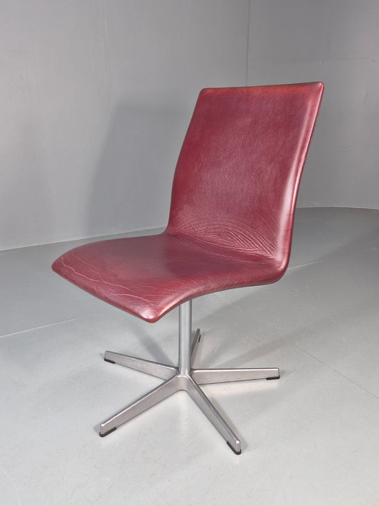 Vintage Fritz Hansen Oxford Chair Arne Jacobsen Design 2004 MCM EB11756 MSWI0