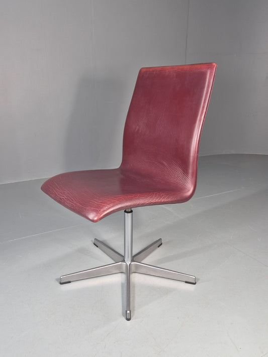 Vintage Fritz Hansen Oxford Chair Arne Jacobsen Design 2004 MCM EB11749 MSWI0