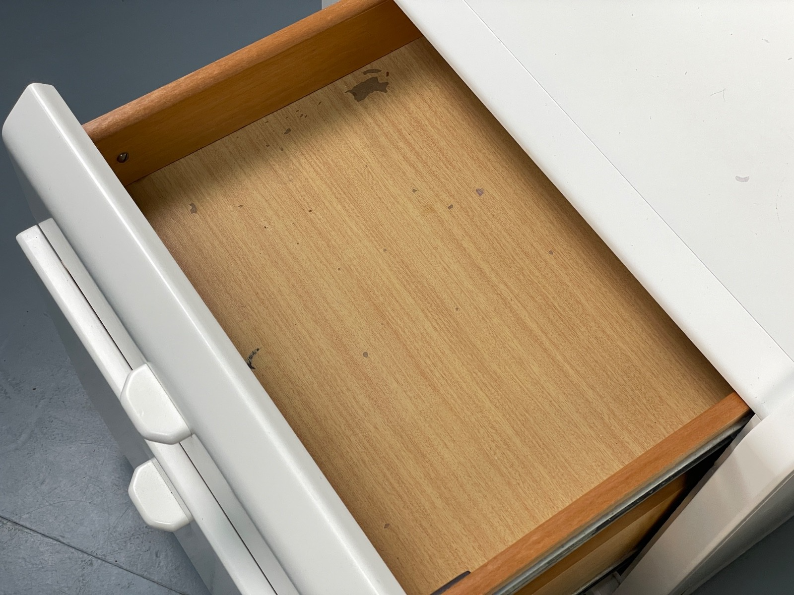 Vintage White Bedside Cabinets Pair By Hulsta Germany Retro 1980s EB11045 MWOO10