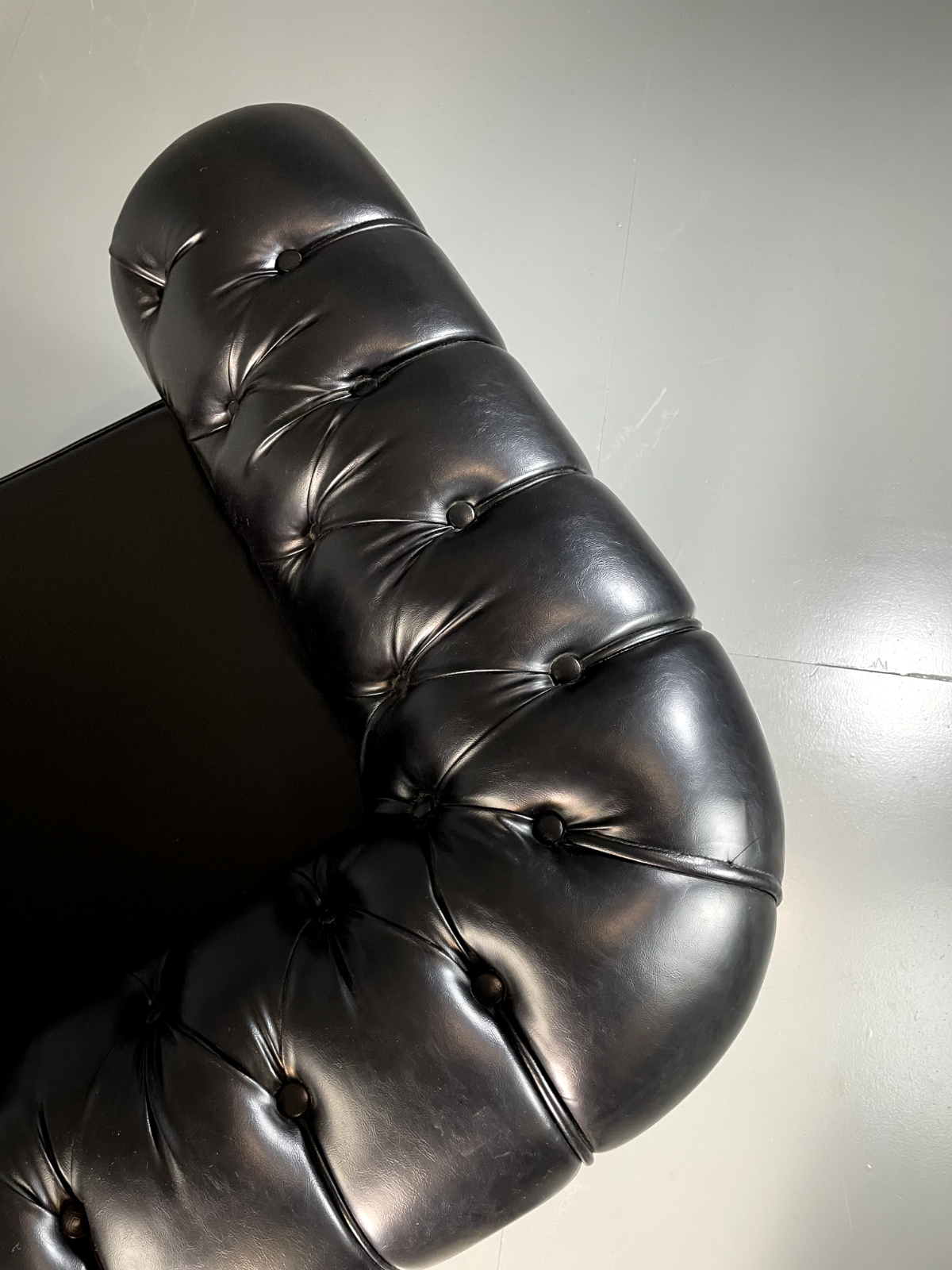 EB6358 Vintage Chesterfield Black Vegan Leather Retro VCHE - UKDK FURNITURE