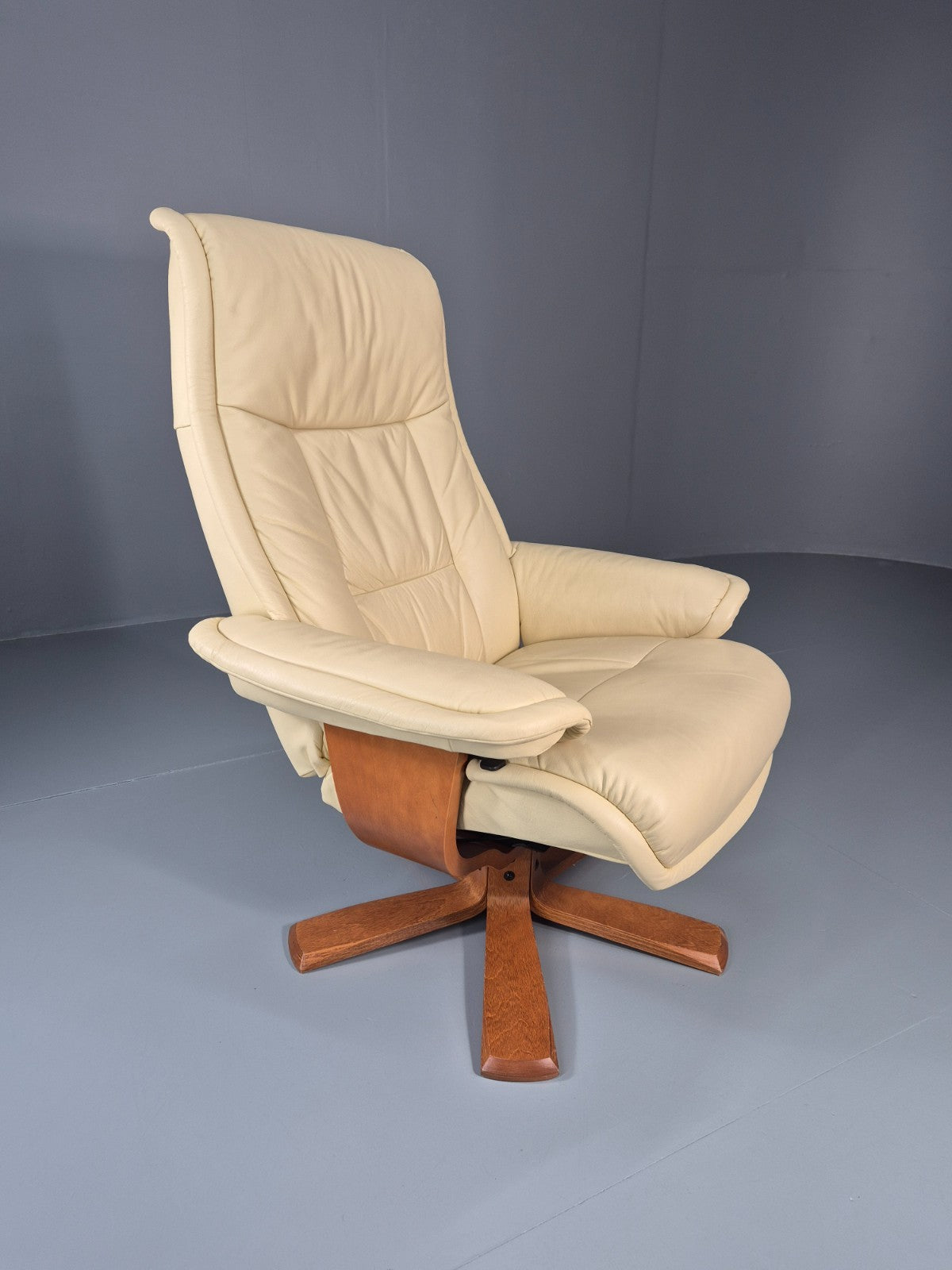 Vintage Danish Swivel Recline Lounge Chair Cream Leather 1990s  EB11400 MSWI2