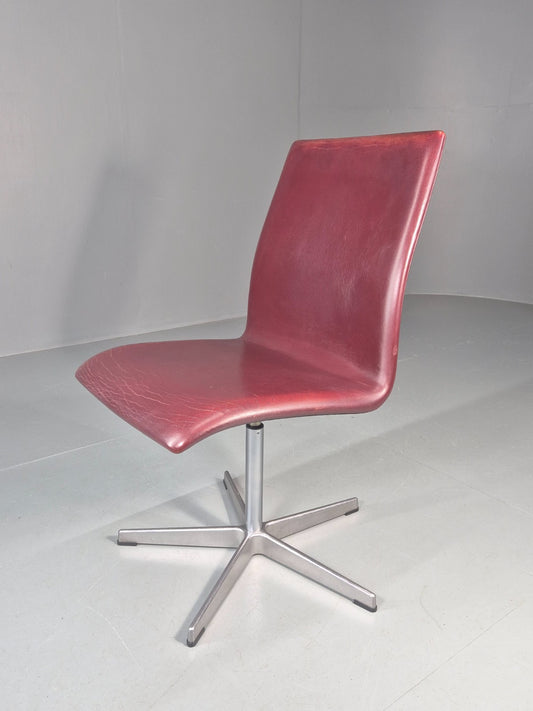 Vintage Fritz Hansen Oxford Chair Arne Jacobsen Design 2004 MCM EB11750 MSWI0