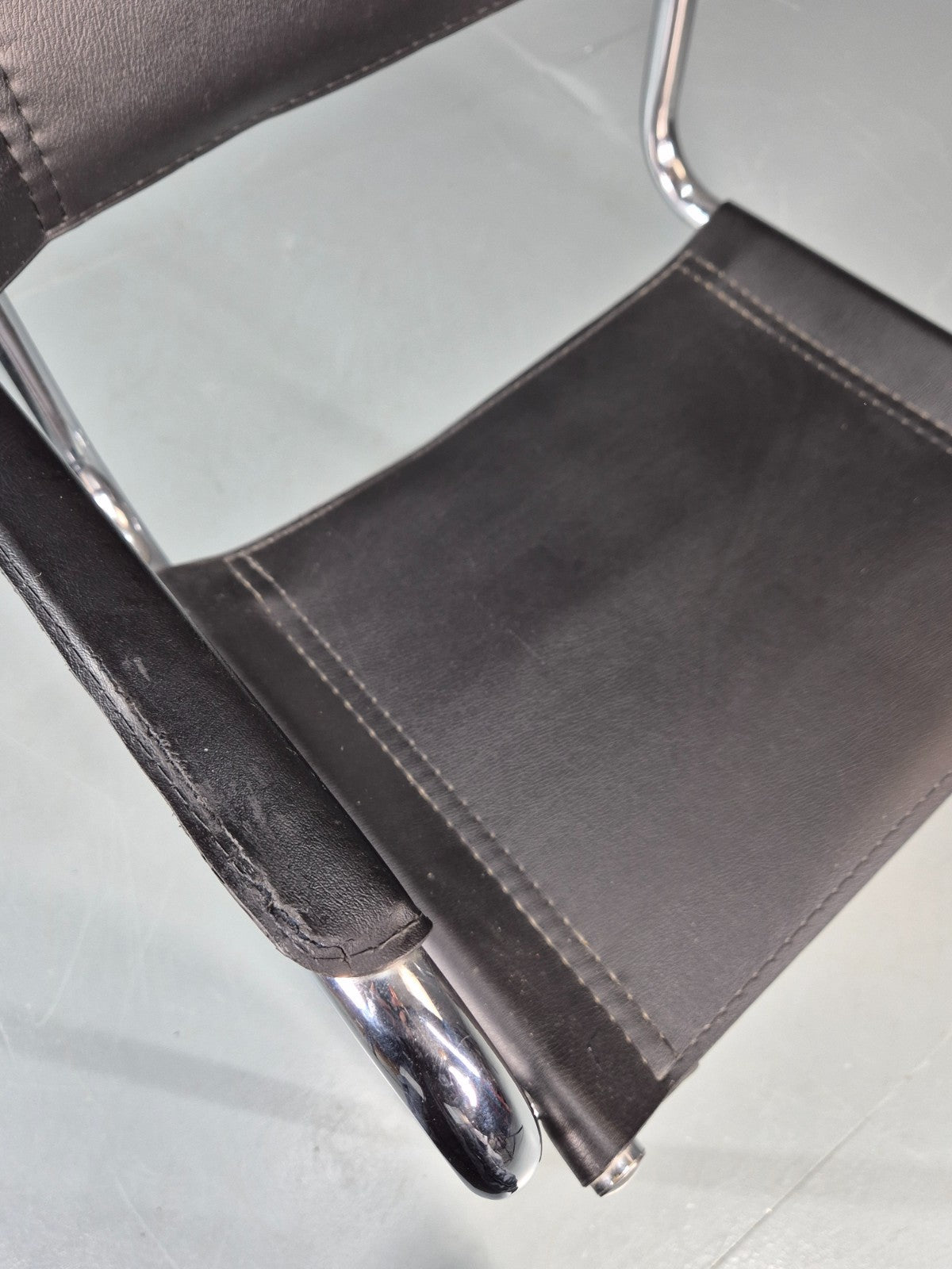 Vintage Leather and Chrome MG5 Bauhaus Style Elbow Chair 1980s EB11216 MNOR13