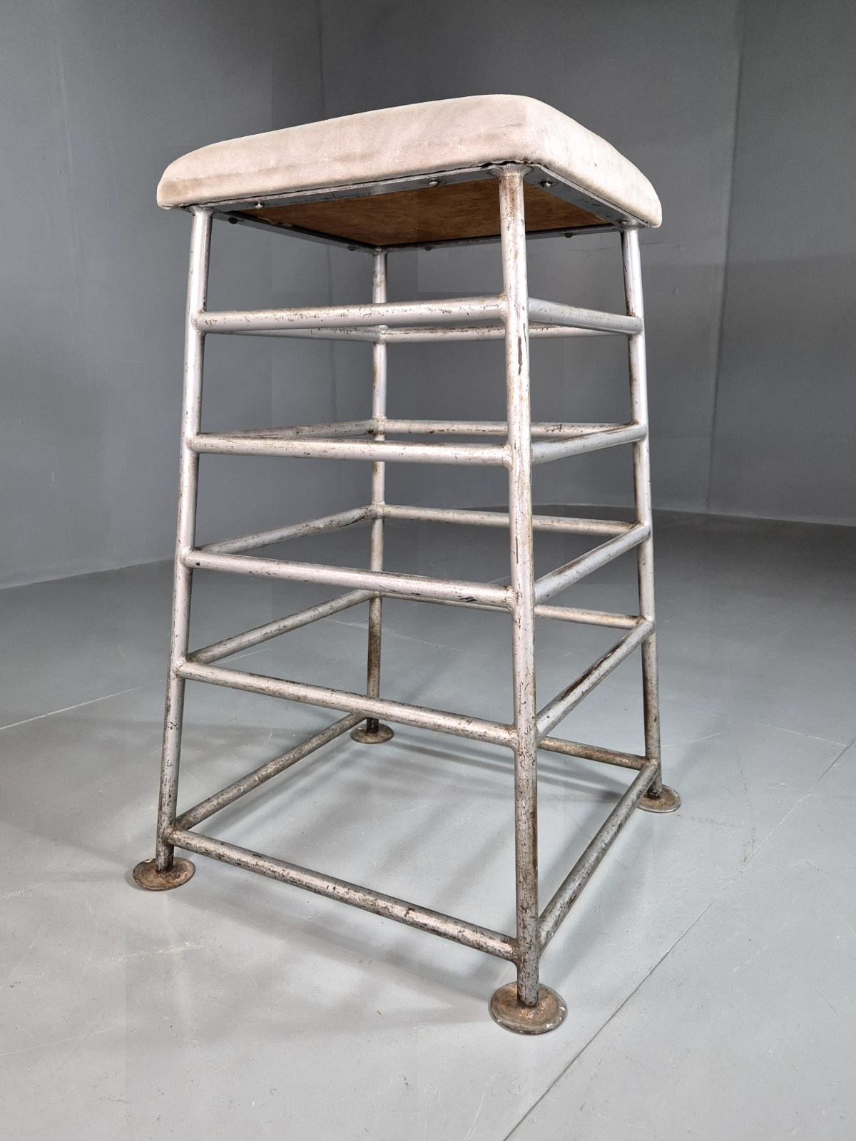 Vintage Gym High Stool Pommel Mid Twentieth Century EB7378 MFOO5