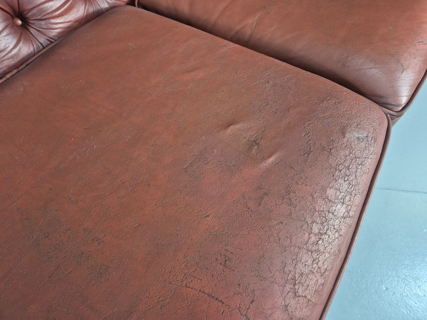 3 Seater Chesterfield Sofa Red Leather Studded Vintage EB11028 VCHE10