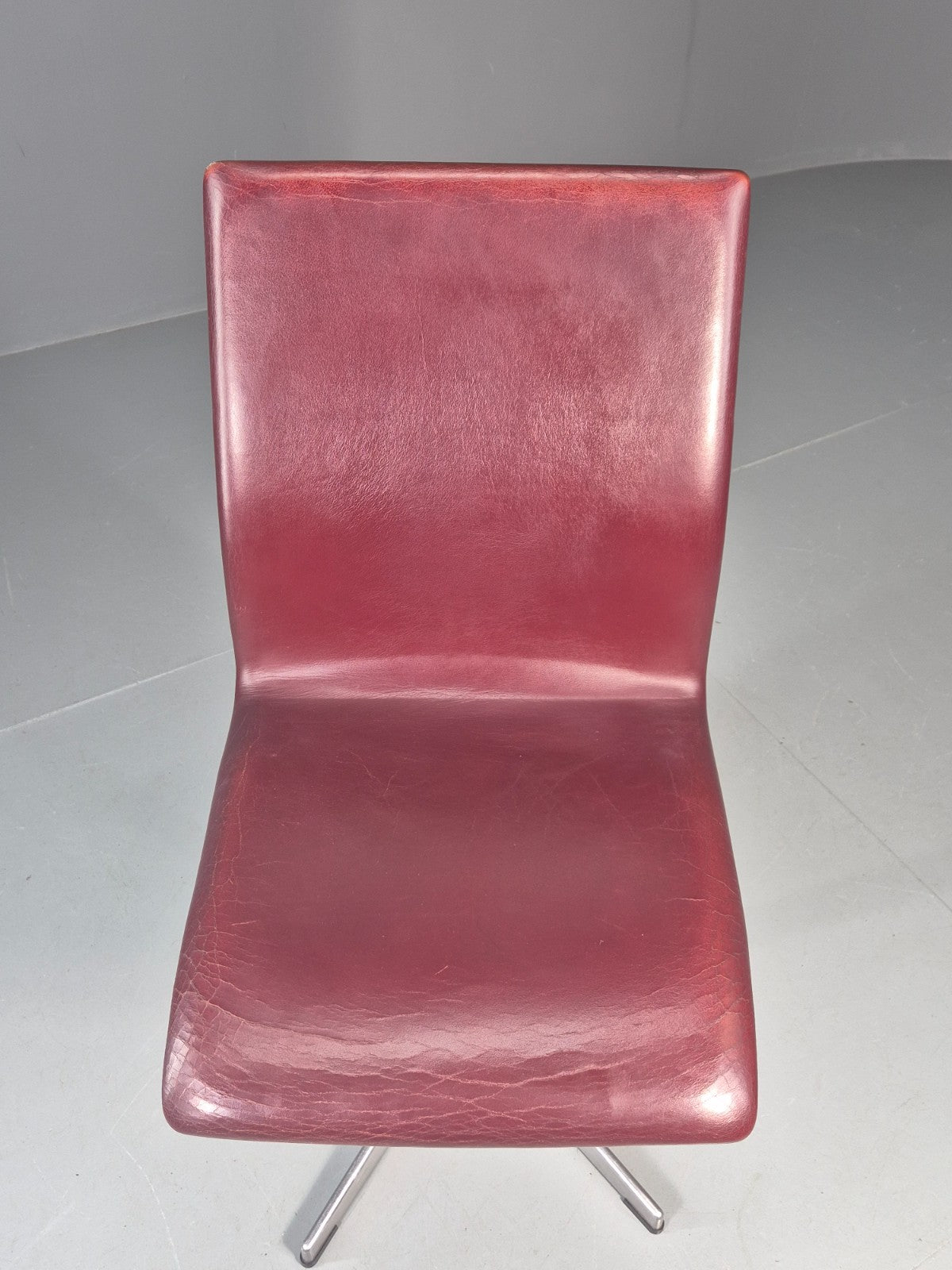 Vintage Fritz Hansen Oxford Chair Arne Jacobsen Design 2004 MCM EB11750 MSWI11