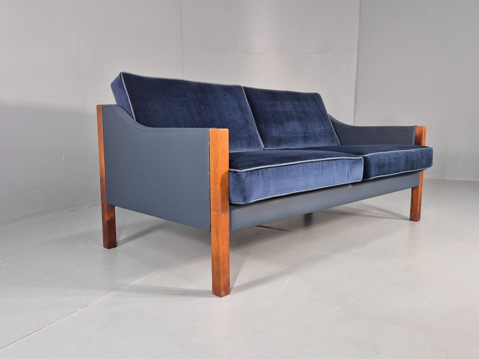 Vntage 2 Seater Sofa Danish Erik Jorgensen New Leather Upholstery  EB11928 M2SS1