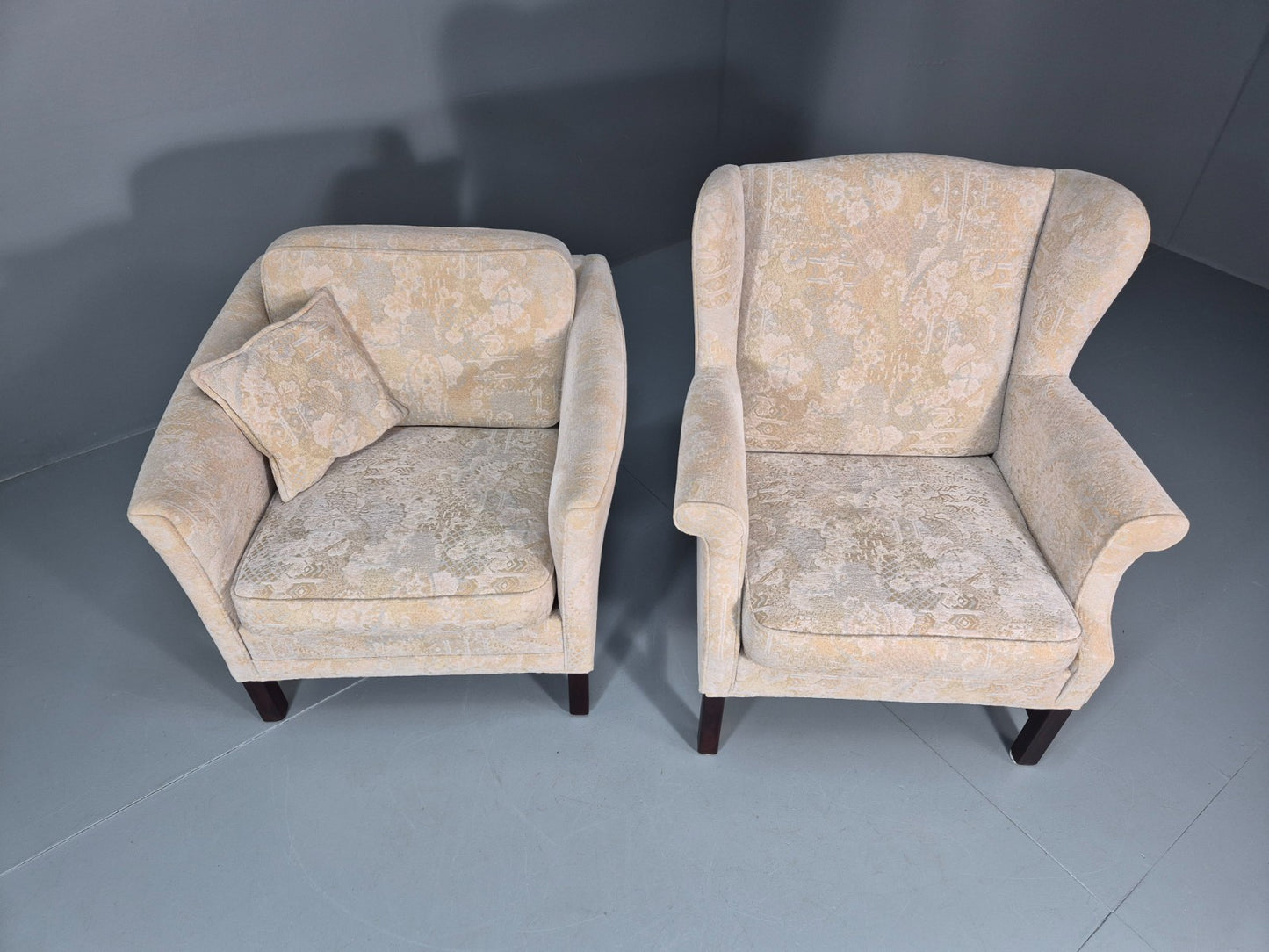 2 1970s Retro LOunge Chairs Danish Floral Cream Upholstery EB10764 VCLO3