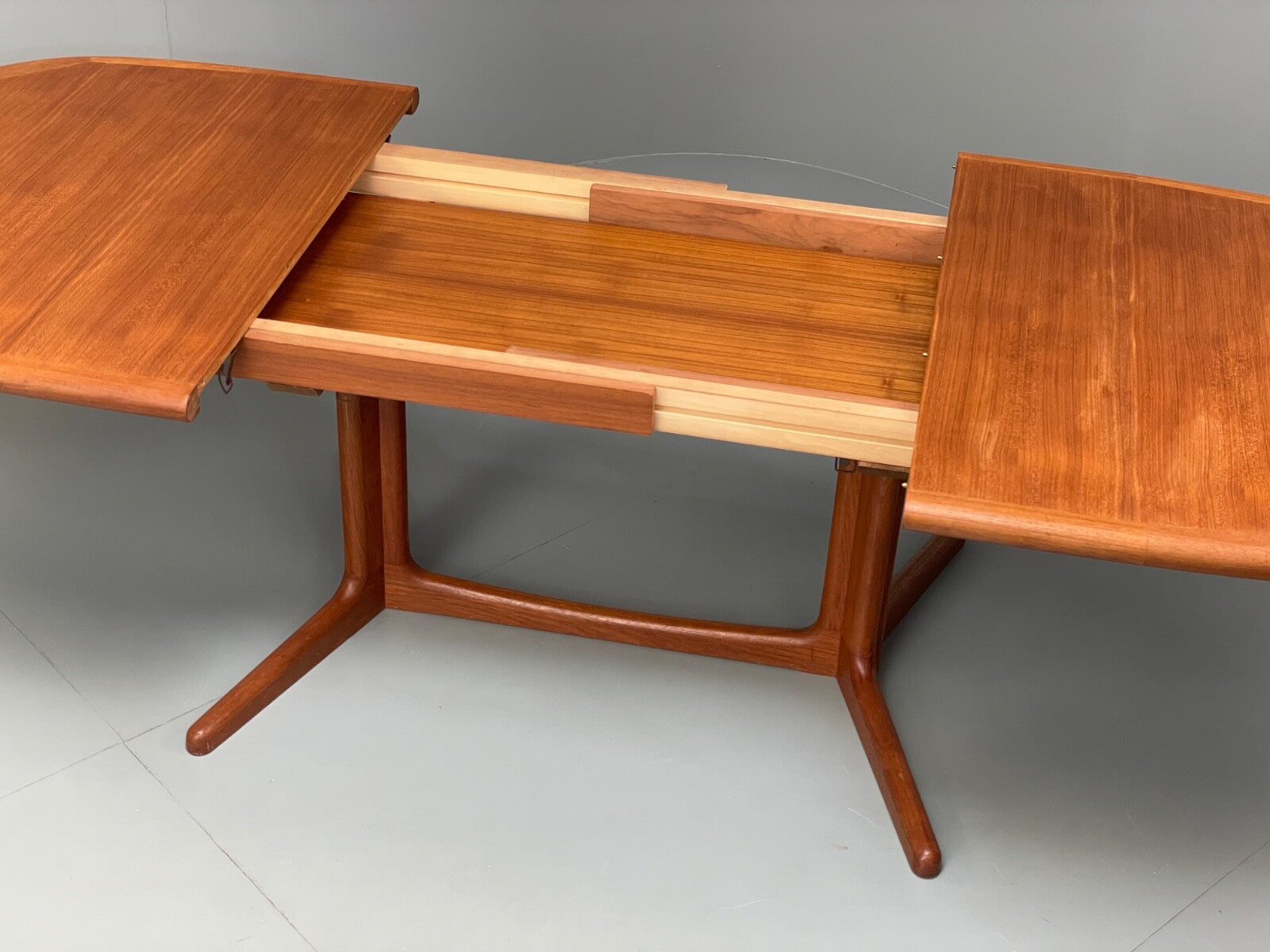 Teak Extending Dining Table Oval Vintage Danish Edvard Valentinsen EB9753 MWOO - UKDK FURNITURE