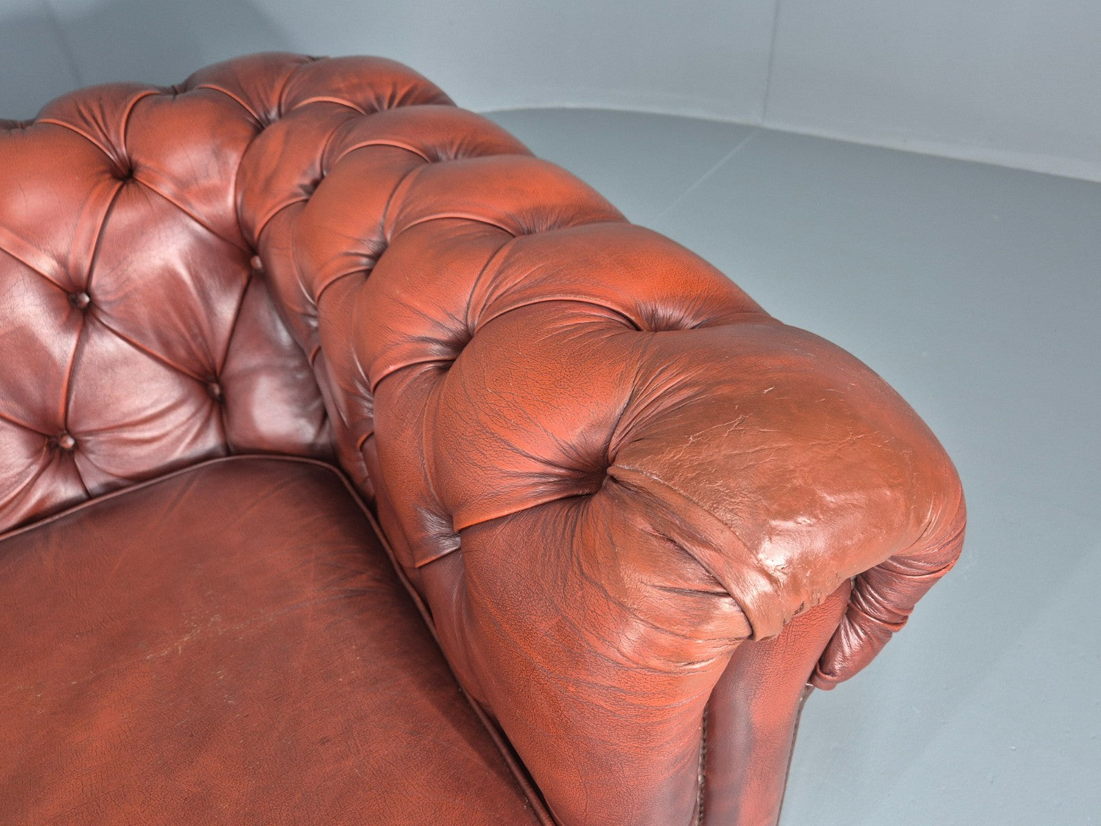 3 Seater Chesterfield Sofa Red Leather Studded Vintage EB10925 VCHE6