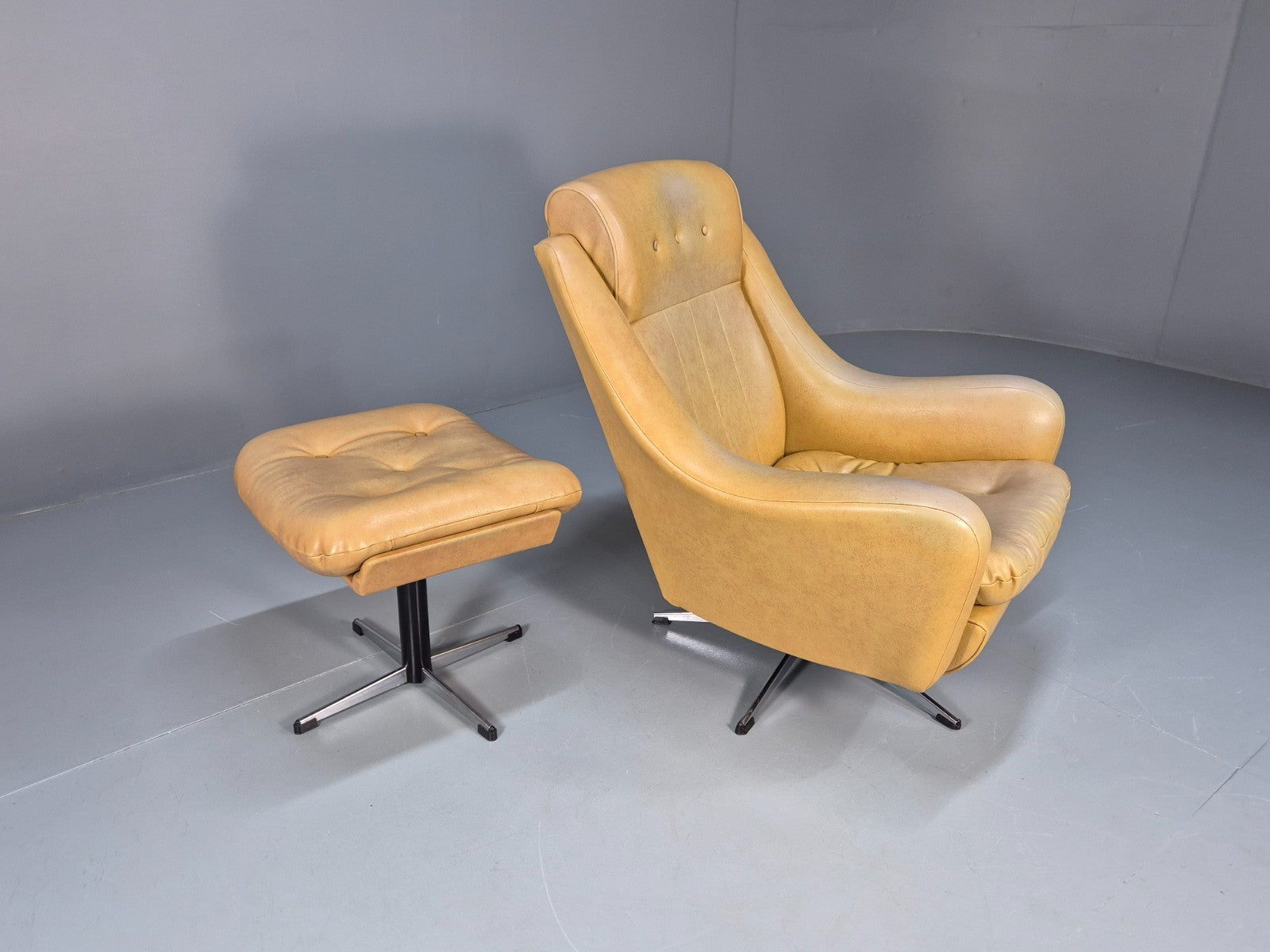 Mid Century Swivel Chair and Footstool Mustard Vinyl Vintage Retro  EB10693 MNOR5