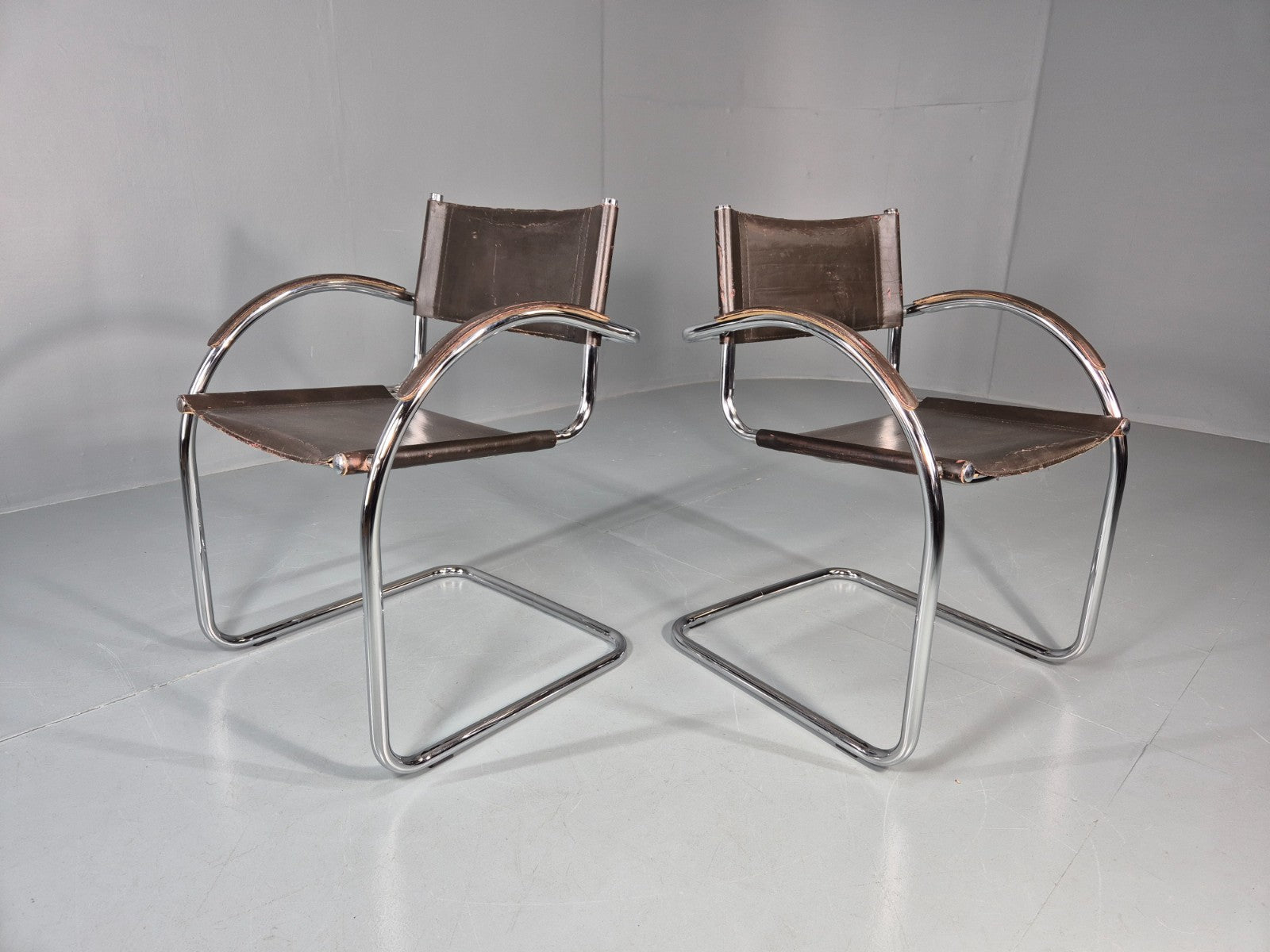 2 Bauhaus Style 1980s Chairs Leather and Chrome Retro Art Deco EB10980 MNOR0