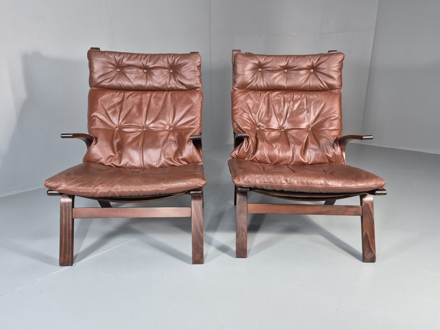 2 Mid Century Danish Leather Lounge Chairs Farstrup 1970s Bentwood EB11412 MBEN3