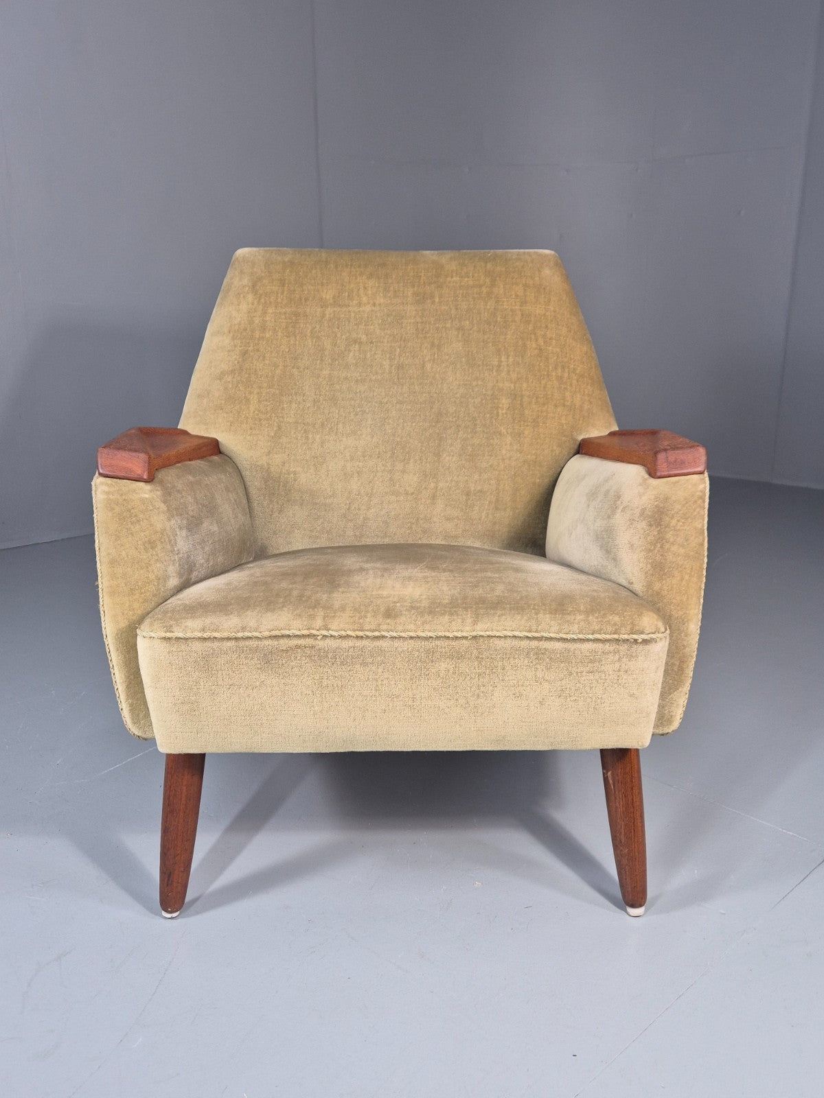 Vintage Mid Century Lounge Chair 1960s Green Velour Teak Detail EB11296 MNOR3