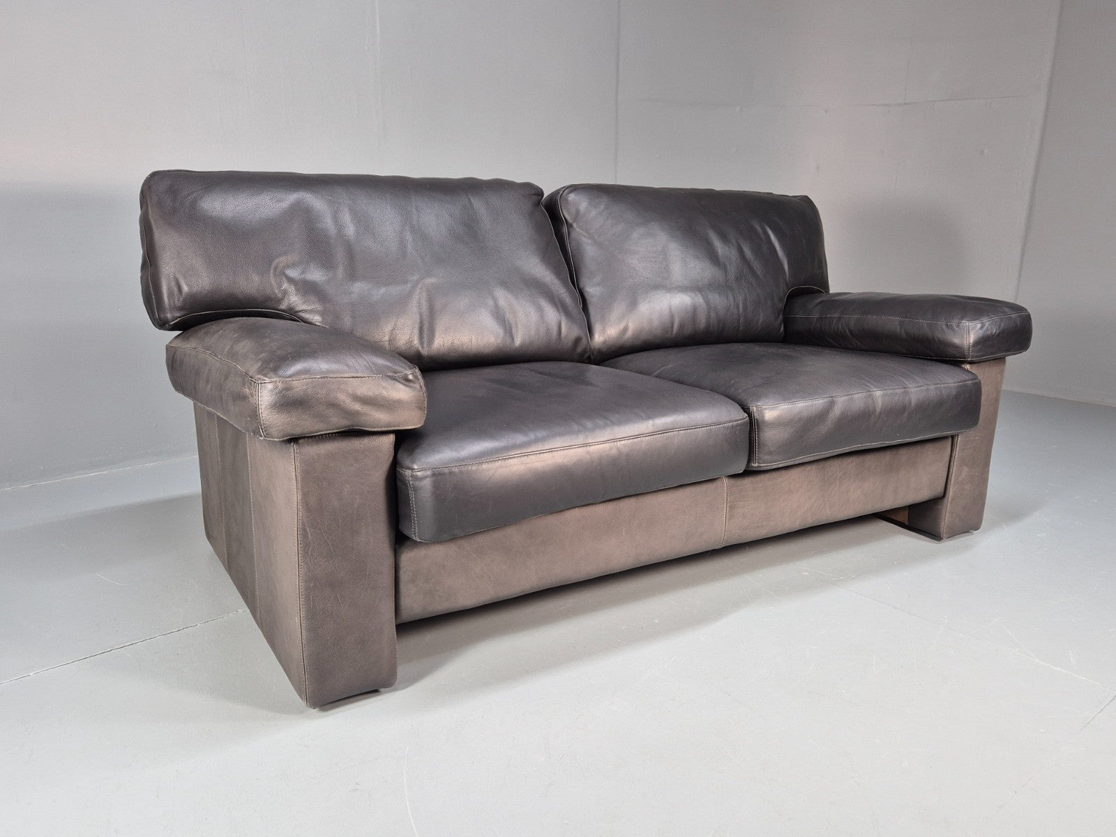 Vintage Two Seat Settee 1980s Danish Black Leather Retro EB10109 M2SS0