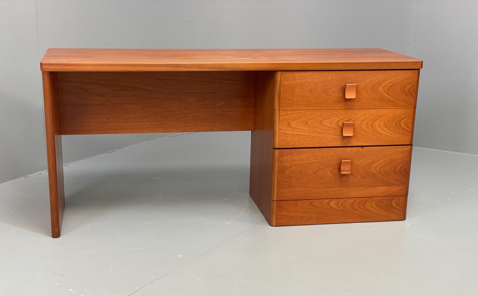Vintage Stag Teak Desk Dresser Drawers Retro 1970s EB11792 MWOO0