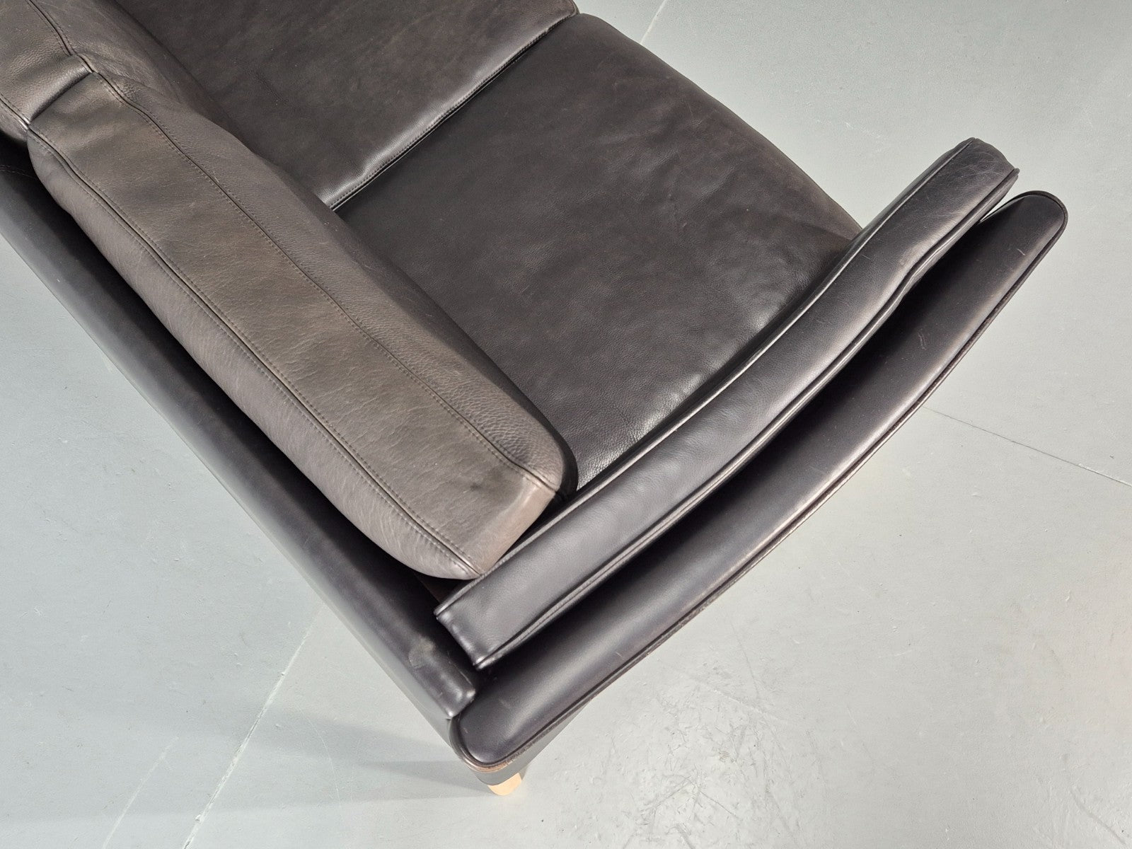 Vintage Danish Two Seater Leather Sofa Quality Feather Filled Retro EB11643 M2SS11