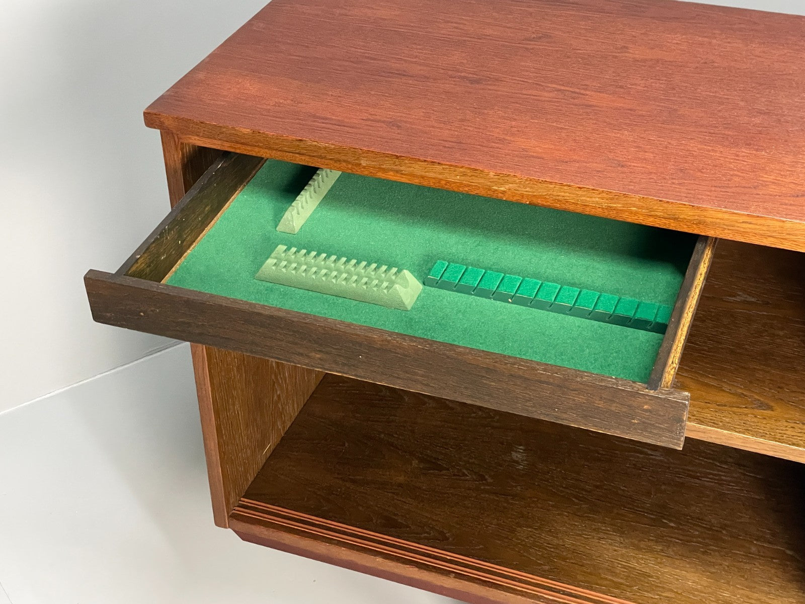 Vintage Danish Oak Sideboard 1970s Retro Shelving Drawers EB10870 MWOO8