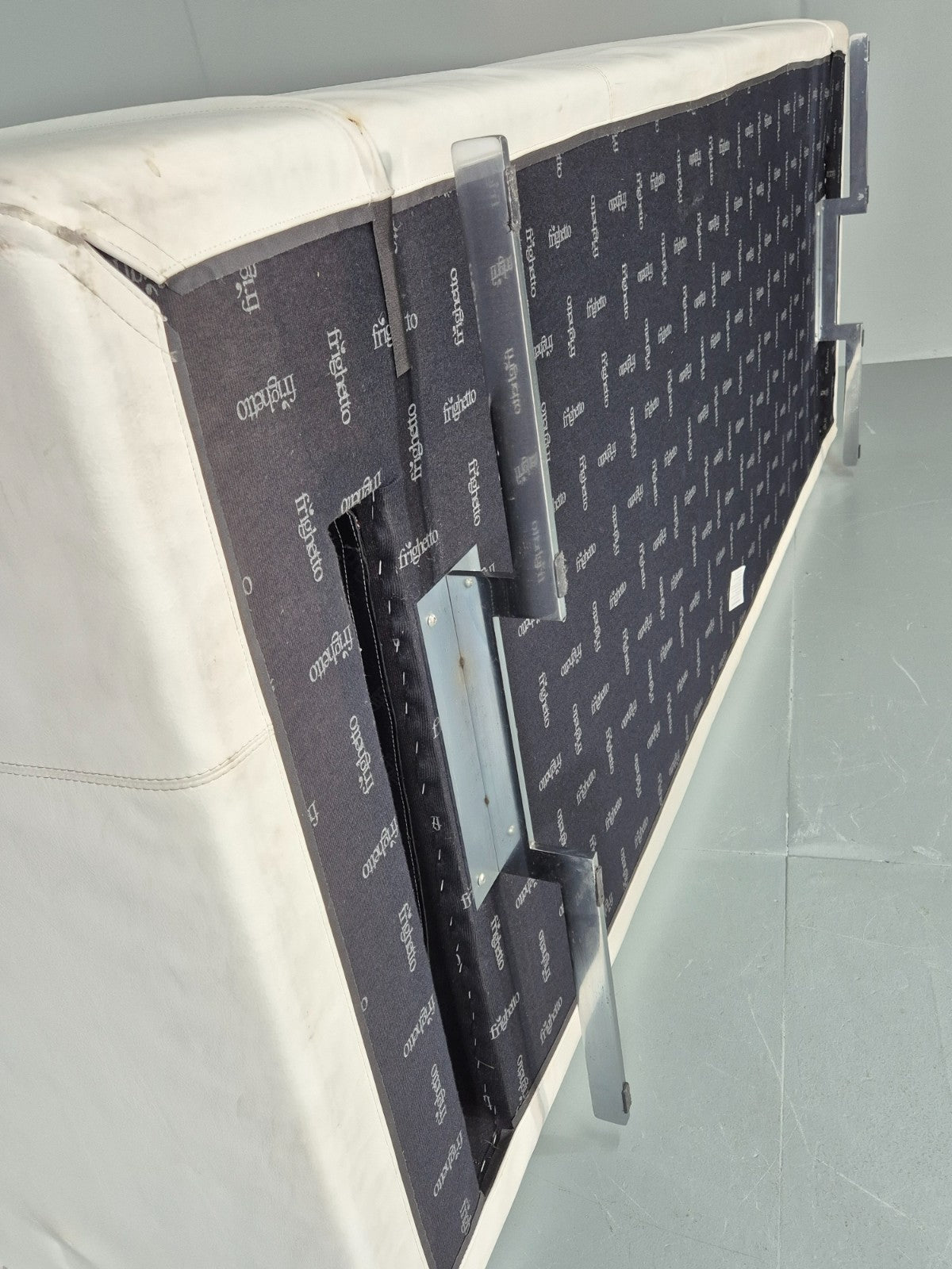 Frighetto Four Seater Settee White Leather Modern Design  EB10626 M4SS21