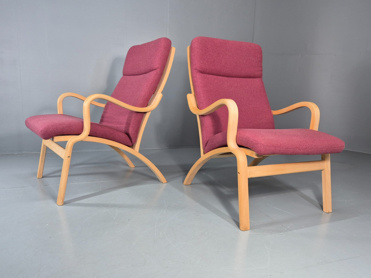 2 Stouby Bentwood Lounge Chairs Mauve Wool 1980s Retro MCM EB11349 MBEN2