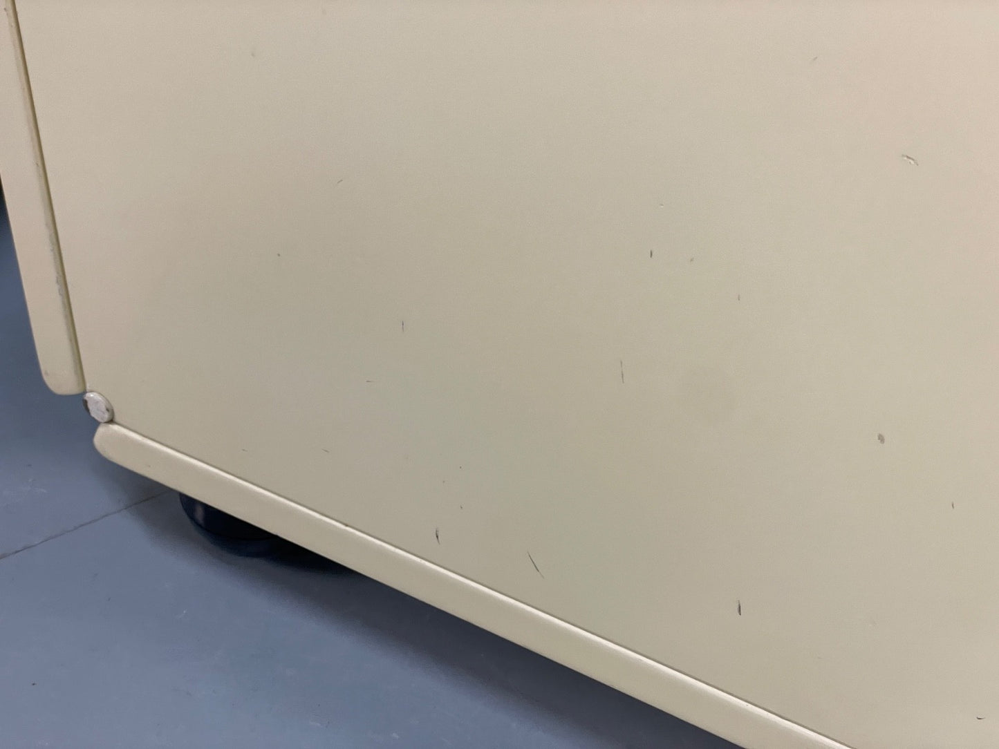 Vintage Cream Bedside Cabinets Pair Of 1970s EB11060 MWOO16