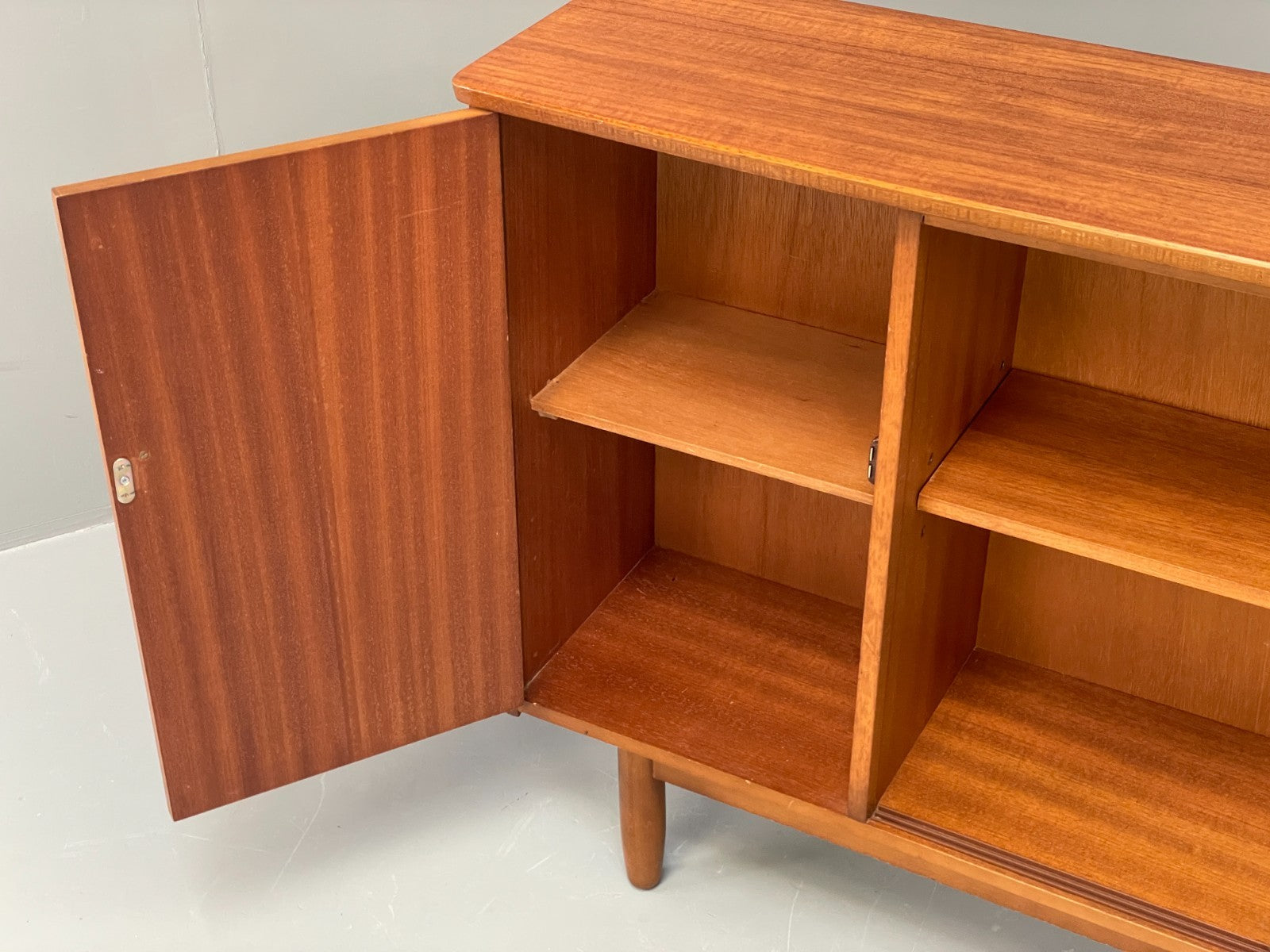 Vintage 1960s Glazed Bookcase Cabinet Teak Shelving Cupboard EB11808 MWOO4