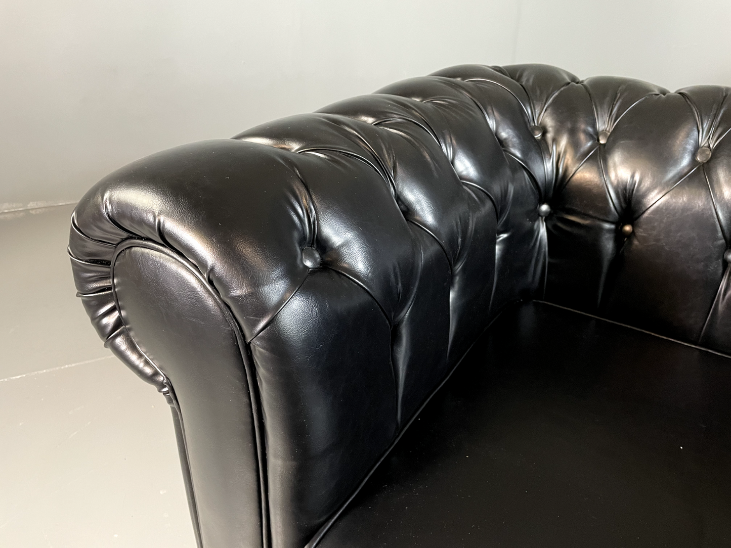 EB6358 Vintage Chesterfield Black Vegan Leather Retro VCHE - UKDK FURNITURE