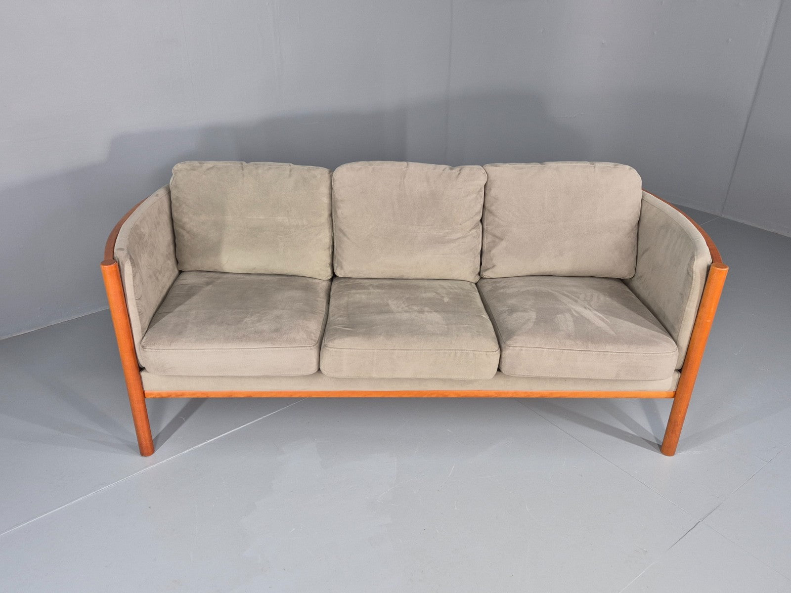 Vintage 3 Seat Settee Mid Century Danish Design Beech Wood Frame EB10553 M2SS4