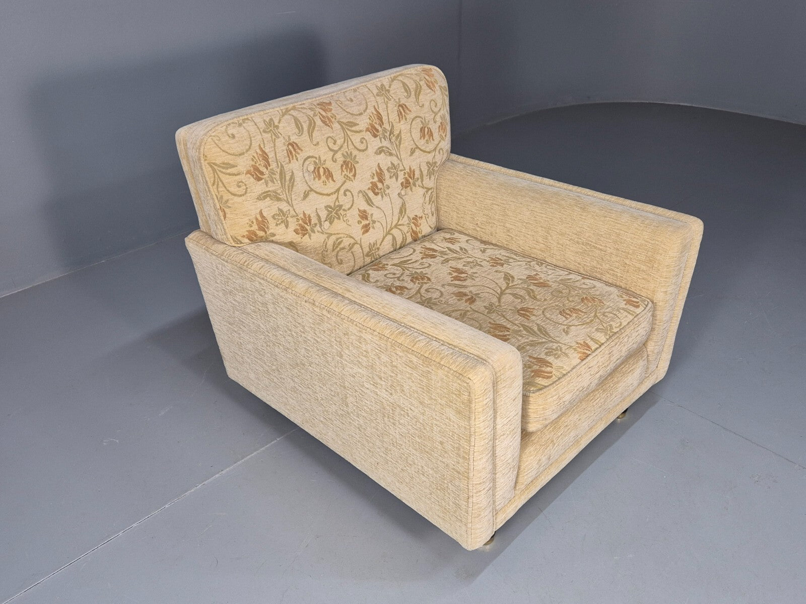 Vintage 1960s Lounge Chair in Cream Floral Retro MCM EB9682 MNOR - UKDK FURNITURE