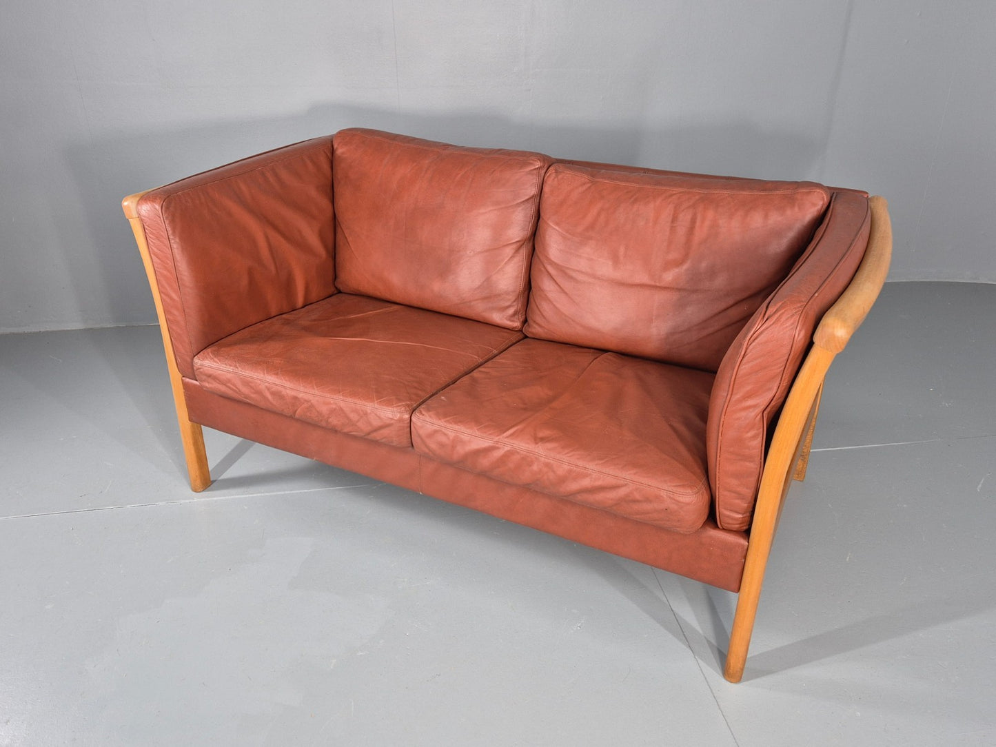 Vintage Stouby 2 Seat Sofa Reddy Brown Leather Beech Ends Retro EB10509 M2SS7