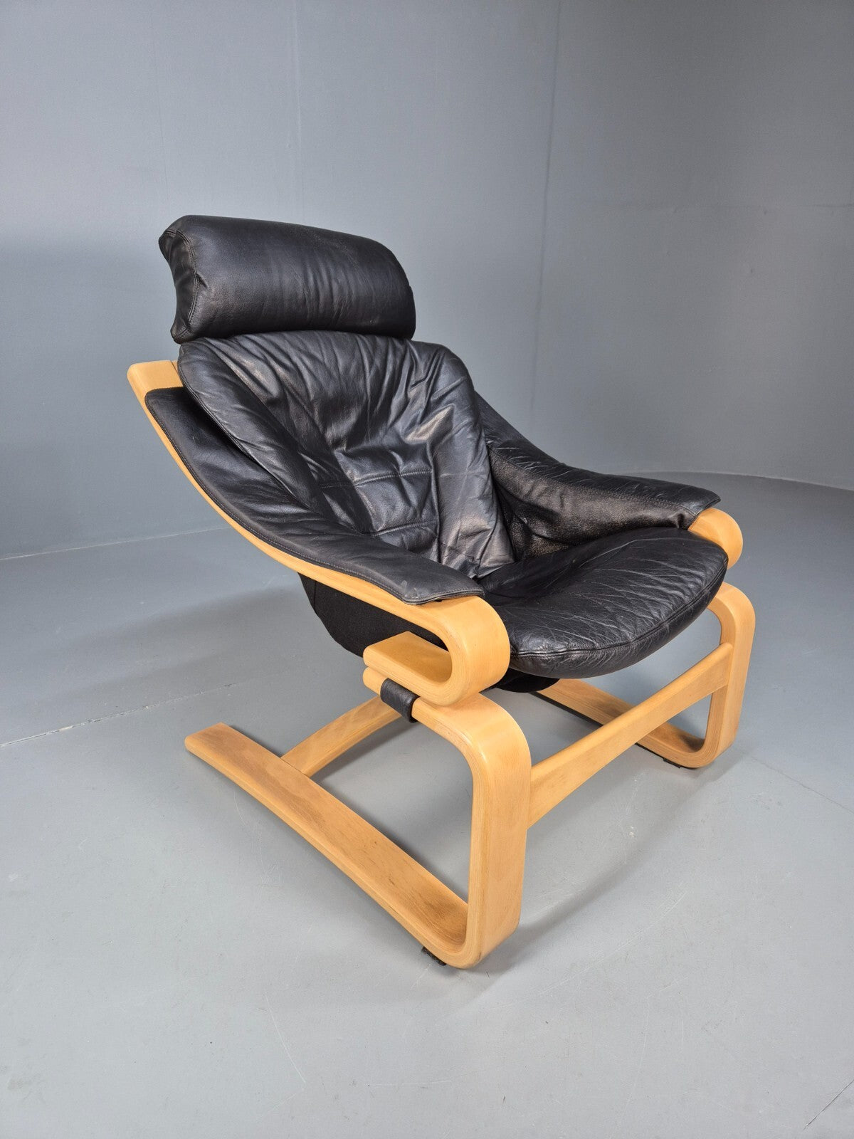 Vintage Skippers Apollo Chair Black Leather Bentwood Frame 1980s MCM EB9292 MBEN - UKDK FURNITURE