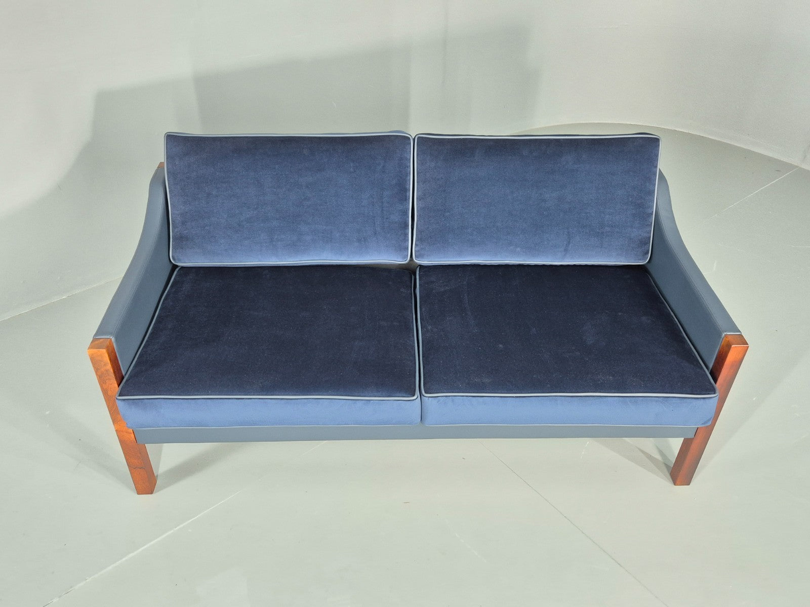 Vntage 2 Seater Sofa Danish Erik Jorgensen New Leather Upholstery  EB11927 M2SS5